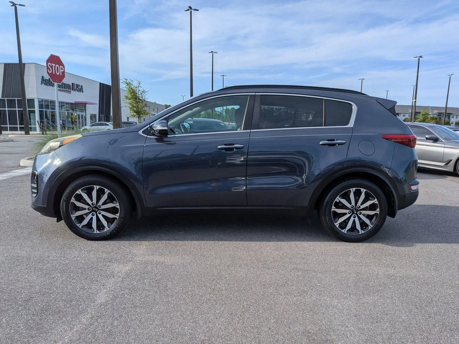 2019 Kia Sportage EX FWD photo 2