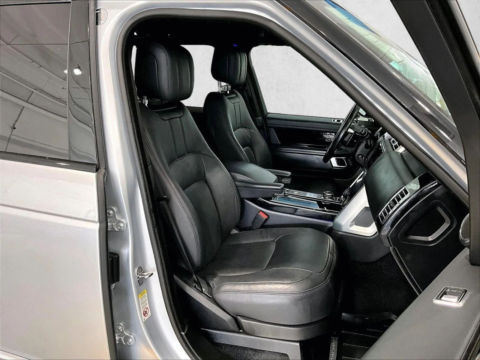 2019 Land Rover Range Rover Base photo 9