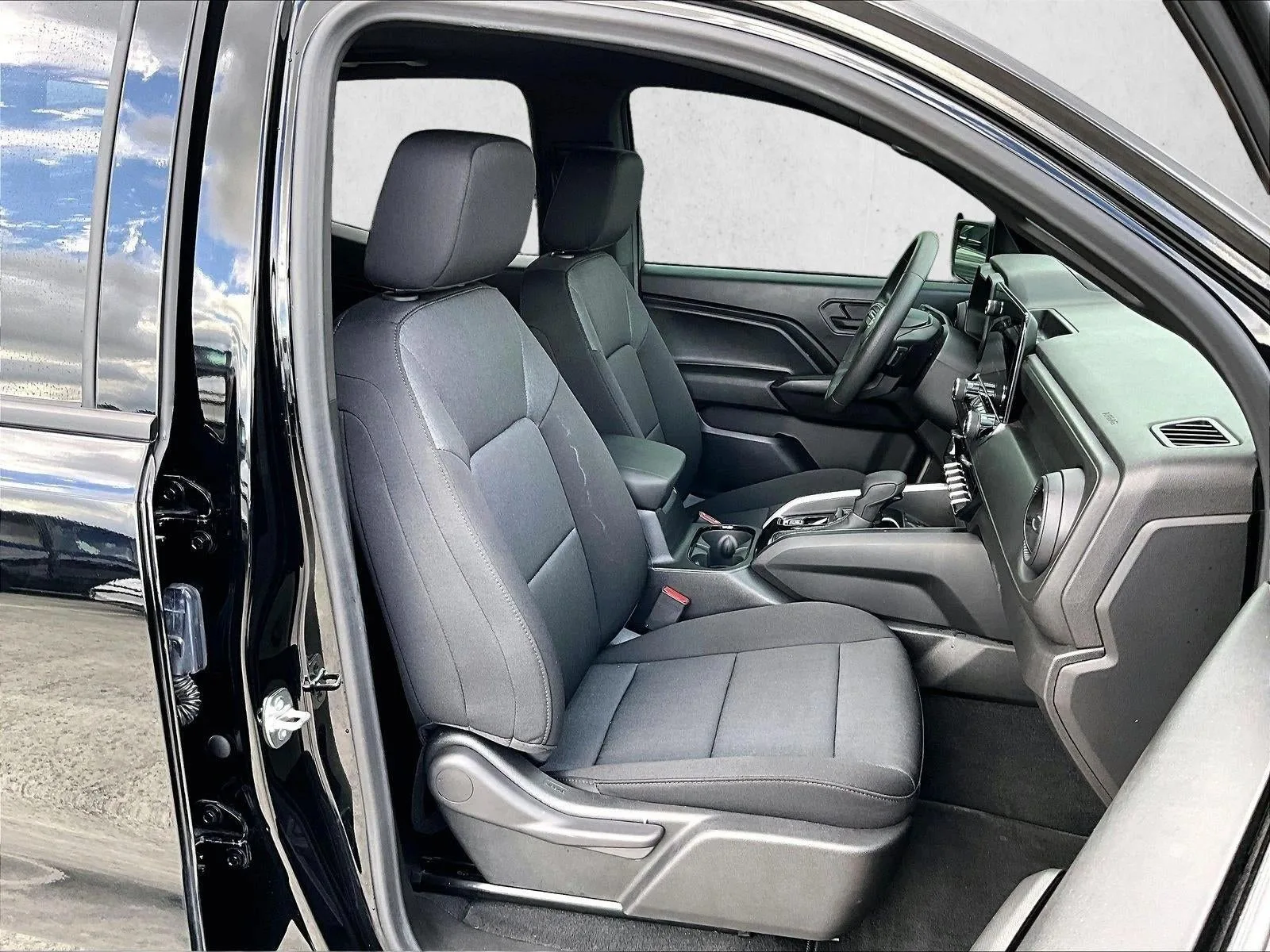 2026 Chevrolet Colorado WT photo 9