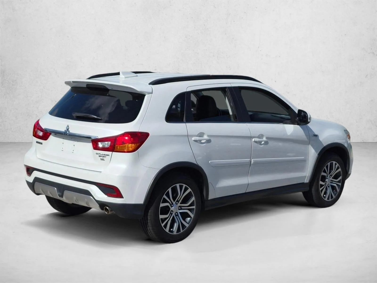 2018 Mitsubishi Outlander Sport SEL 2.4 CVT photo 5