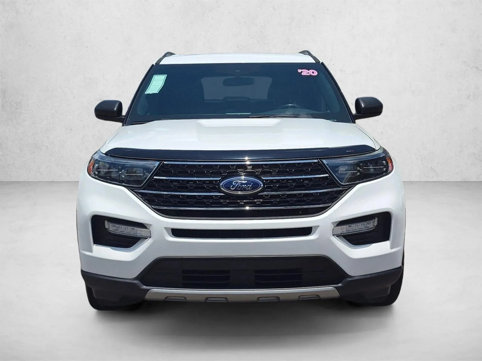 2020 Ford Explorer XLT 4WD photo 2