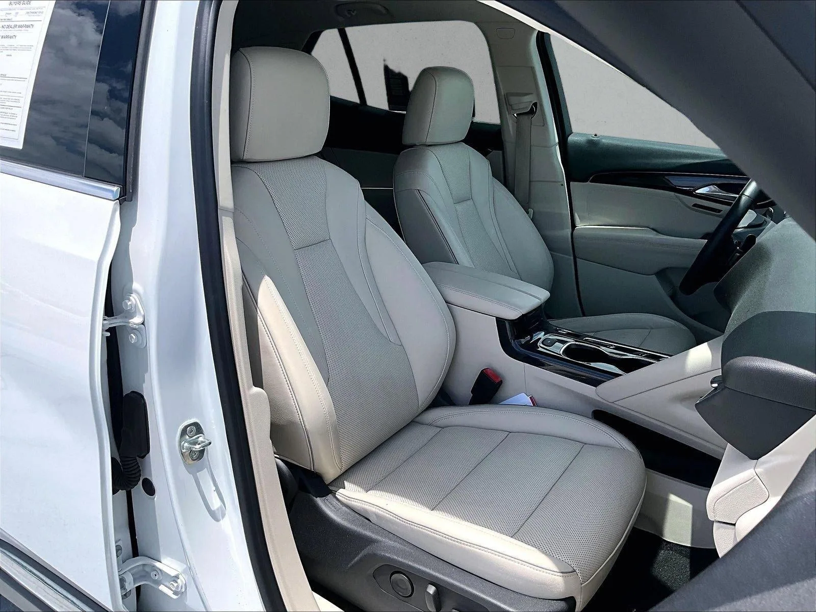 2021 Buick Envision Essence photo 9