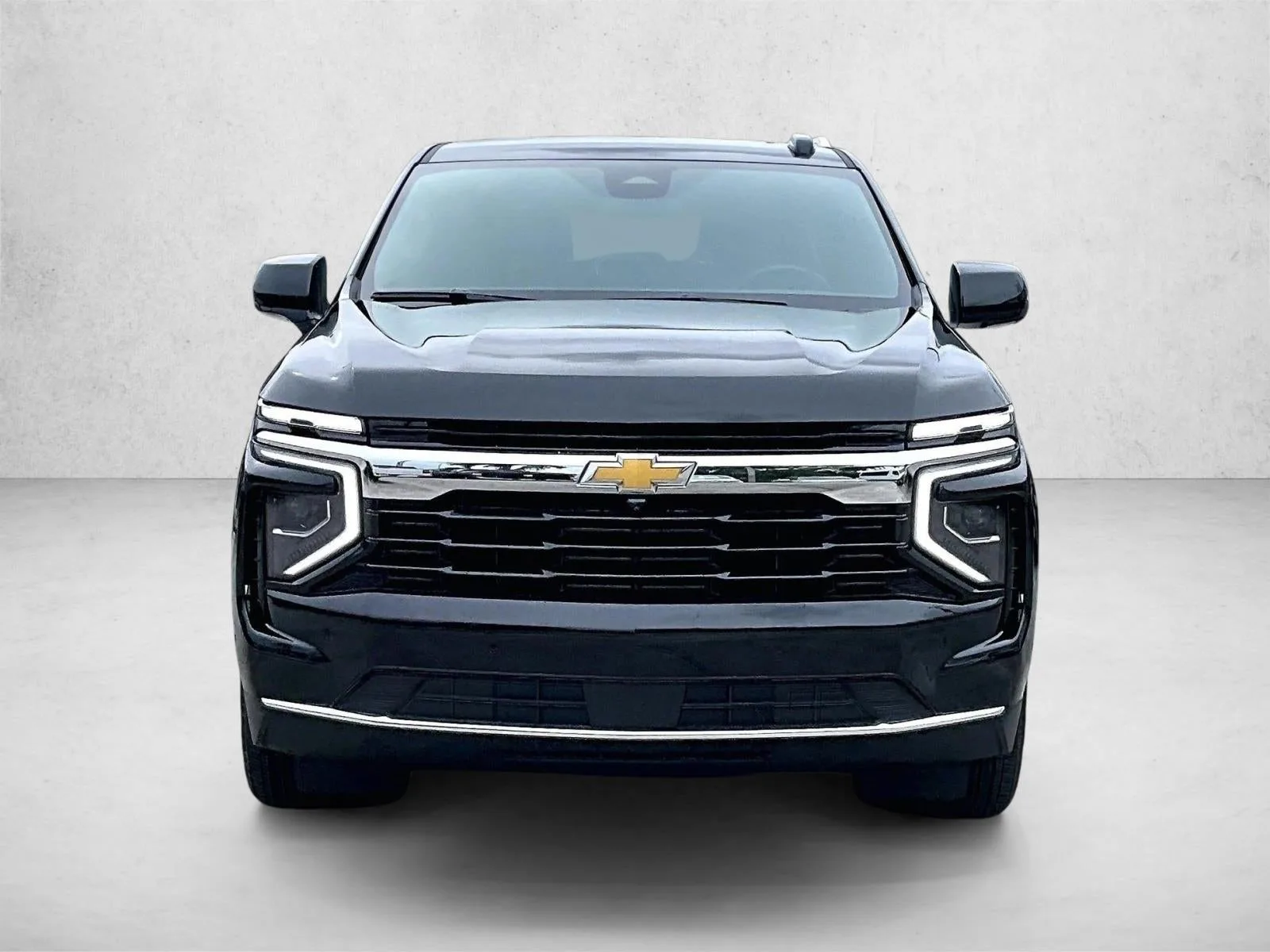 2026 Chevrolet Suburban LS photo 3