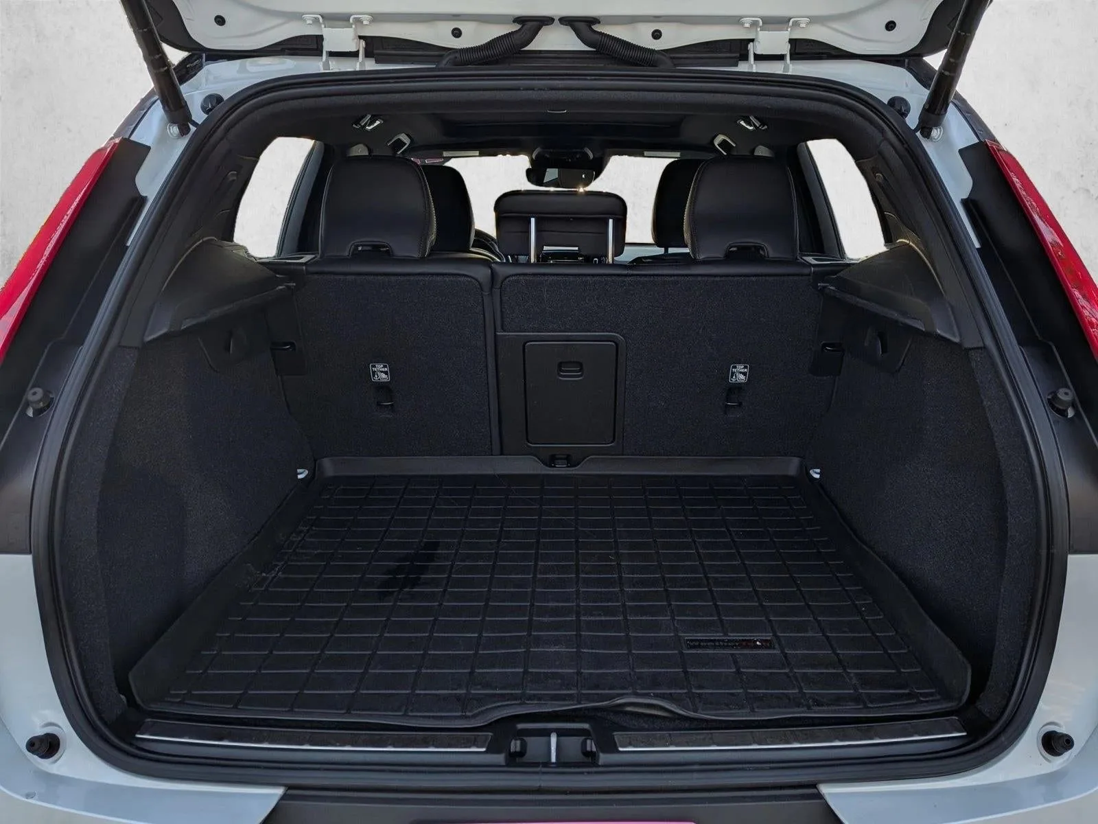 2021 Volvo XC40 T5 AWD R-Design photo 6