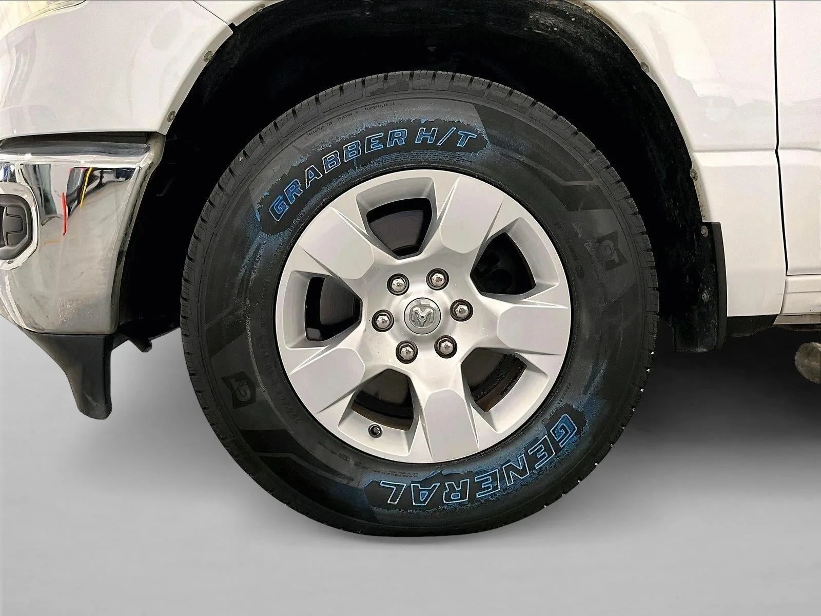 2021 RAM 1500 Big Horn Crew Cab 4x4 6'4" Box photo 10