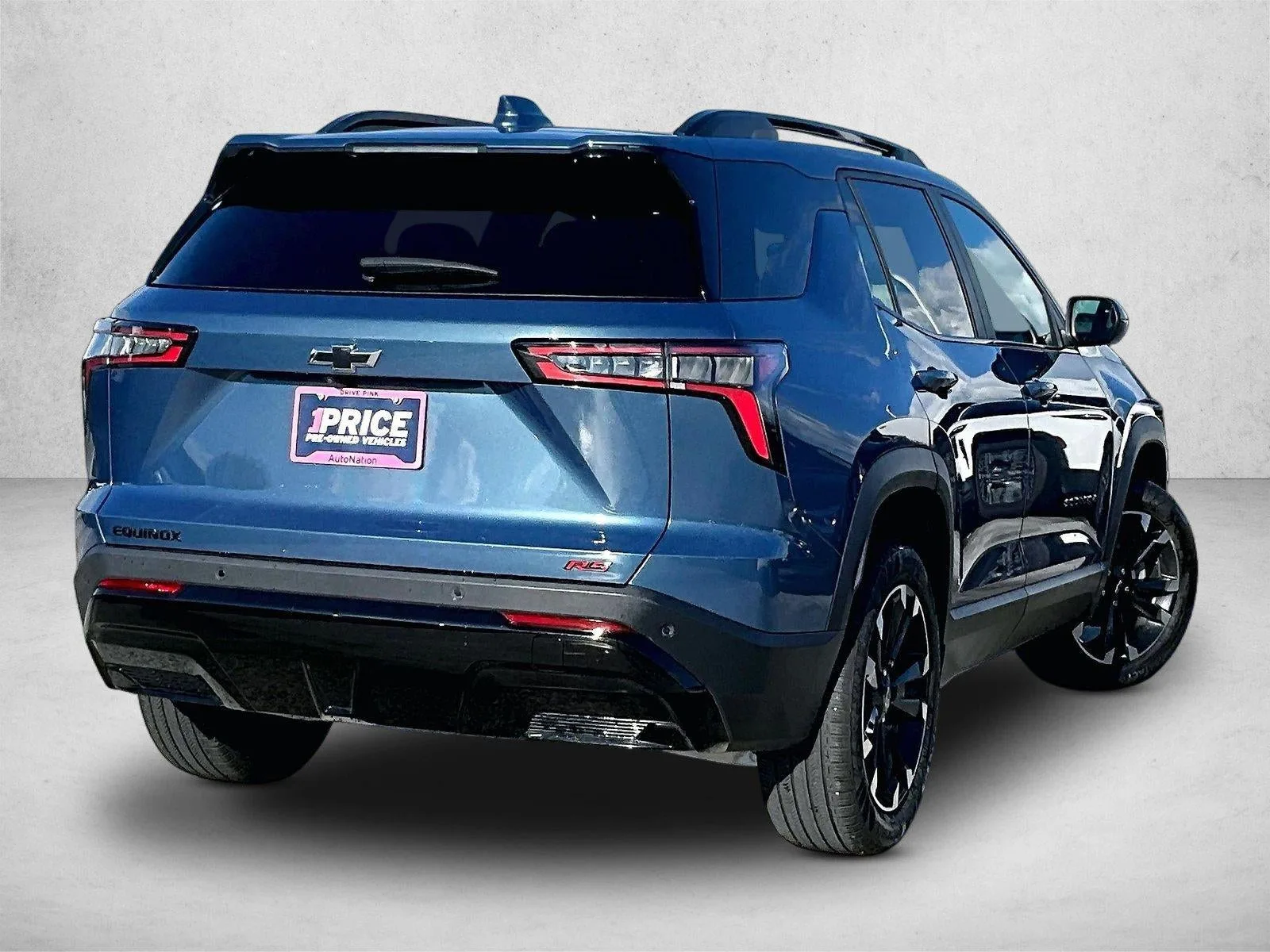 2025 Chevrolet Equinox RS photo 2