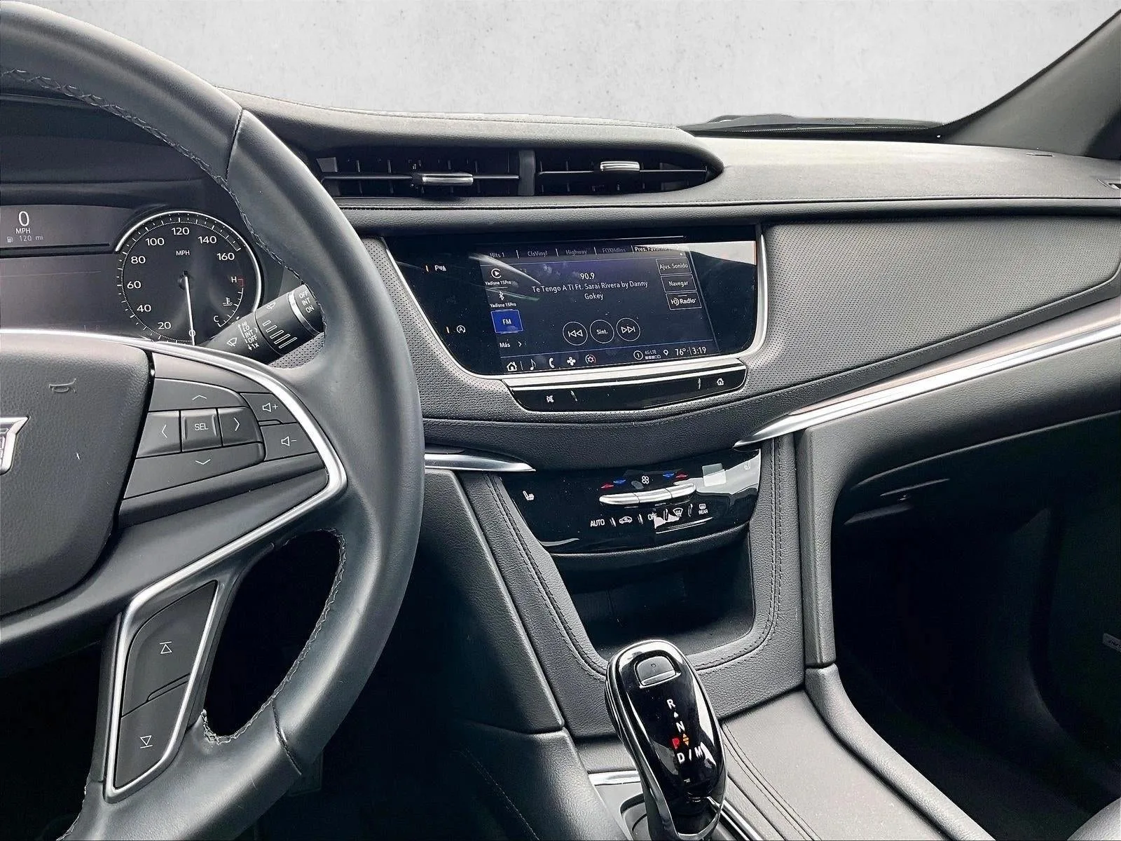 2025 Cadillac XT5 Luxury photo 8