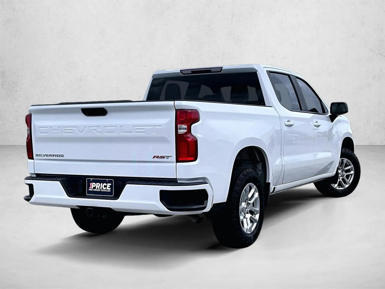 2024 Chevrolet Silverado 1500 RST photo 2