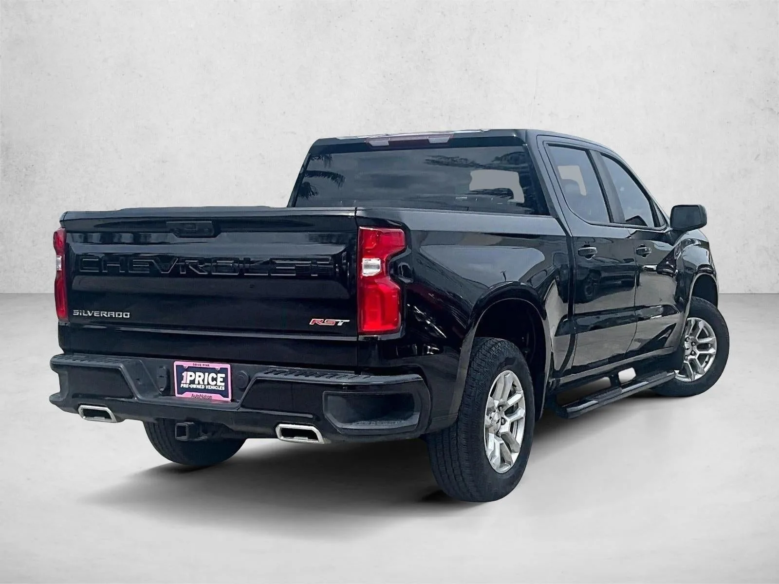 2023 Chevrolet Silverado 1500 RST photo 2