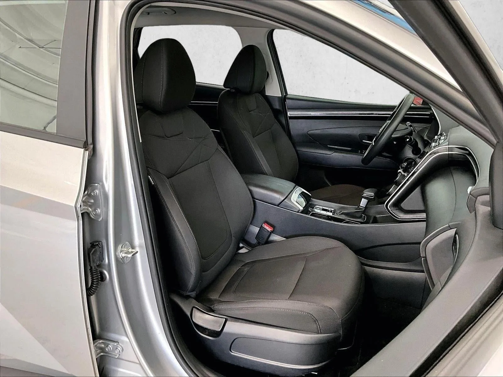 2024 Hyundai Tucson SE photo 9