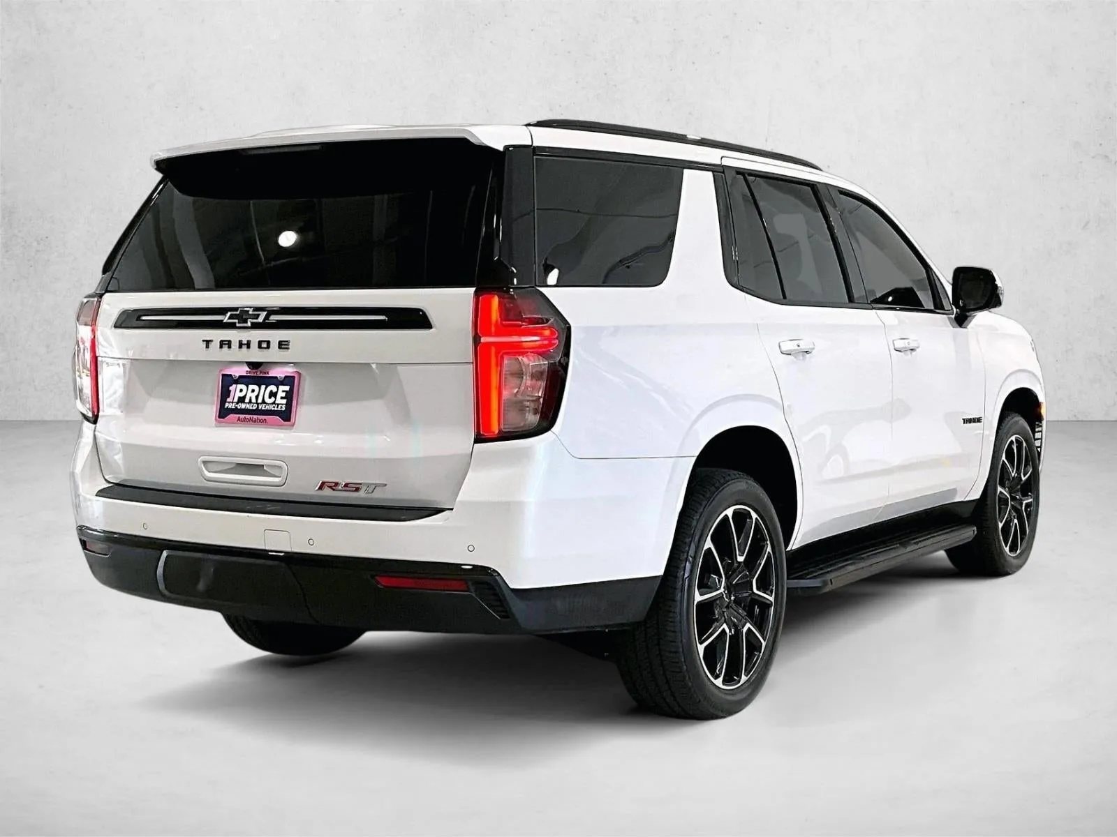 2023 Chevrolet Tahoe RST photo 2
