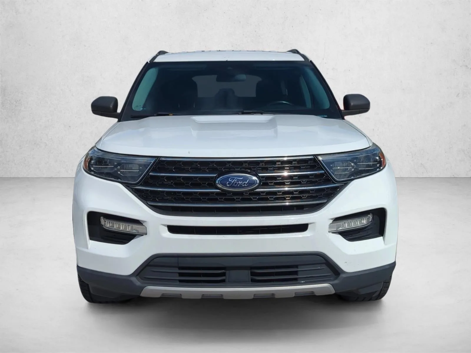 2021 Ford Explorer XLT RWD photo 2