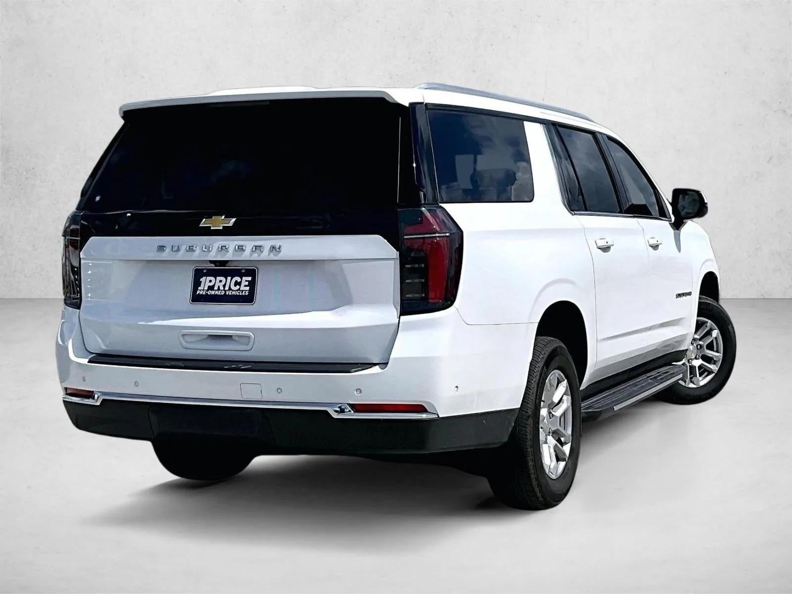 2026 Chevrolet Suburban LS photo 2
