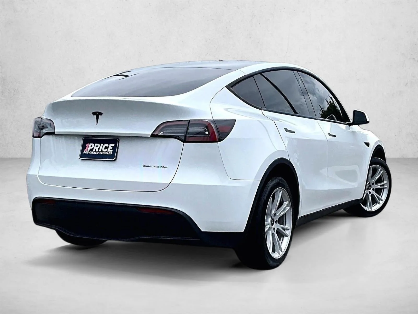 2023 Tesla Model Y Long Range Dual Motor All-Wheel Drive photo 2