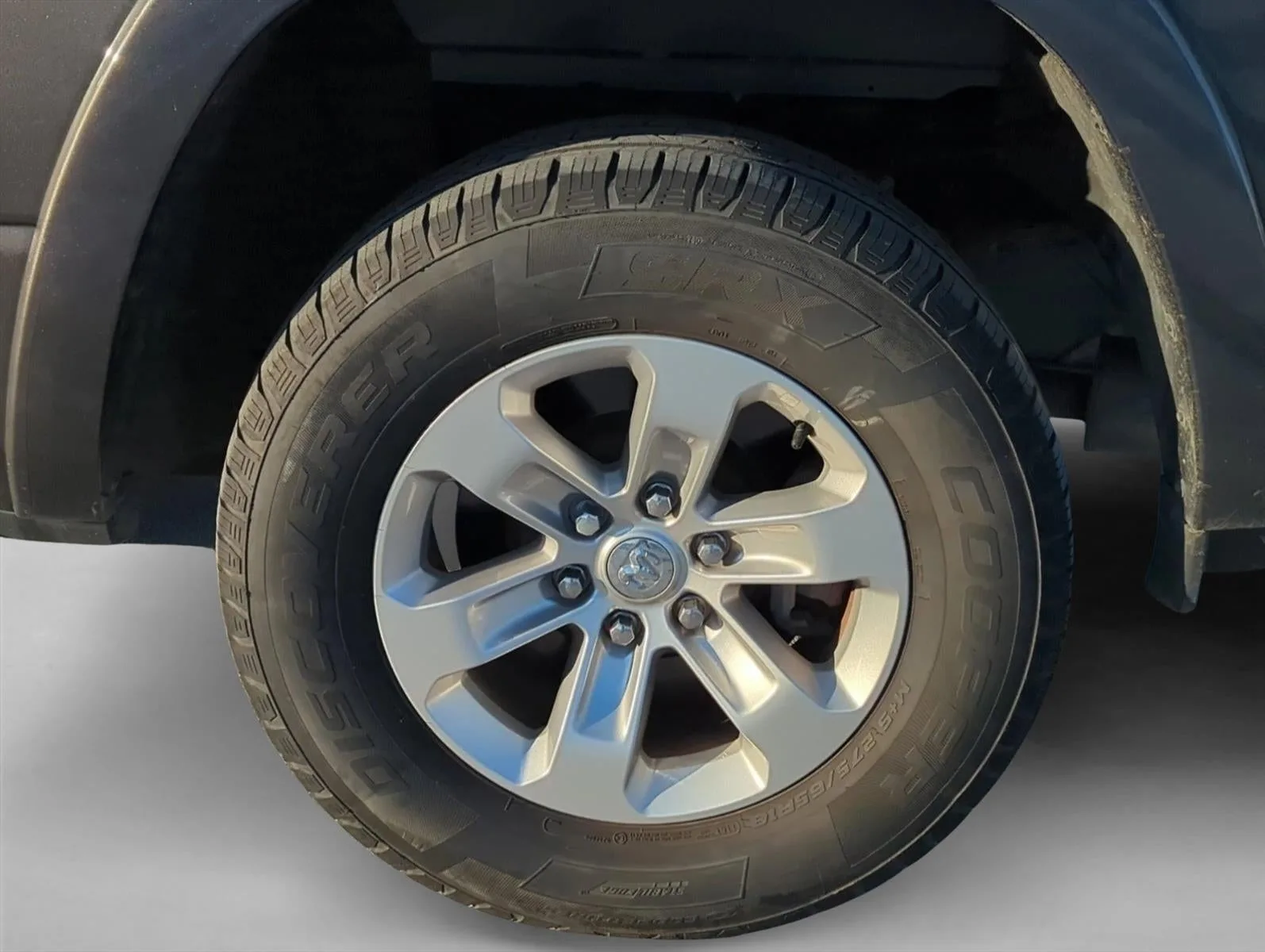 2020 RAM 1500 Laramie 4x2 Quad Cab 6'4" Box photo 6