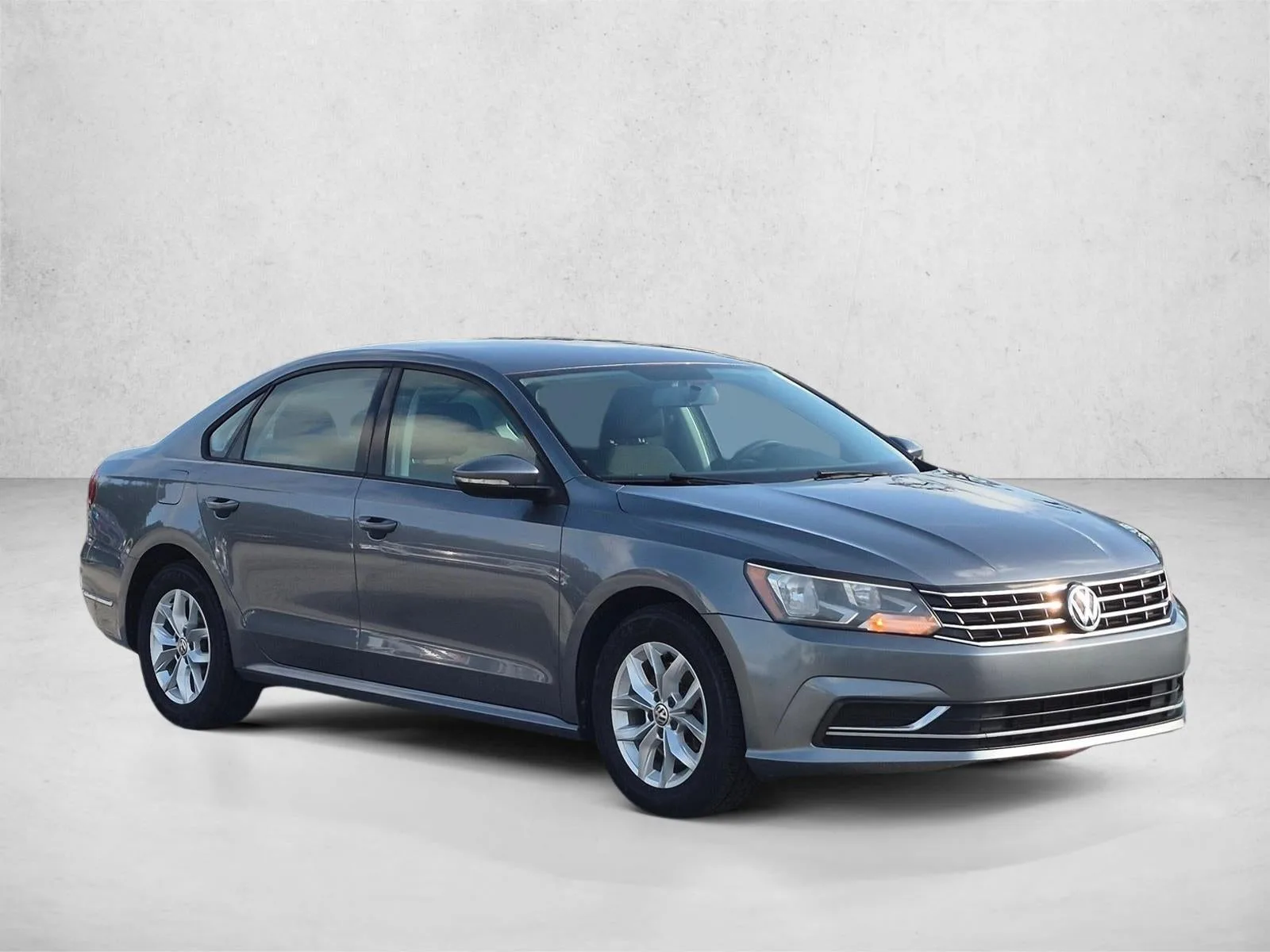 2018 Volkswagen Passat 2.0T S Auto photo 3