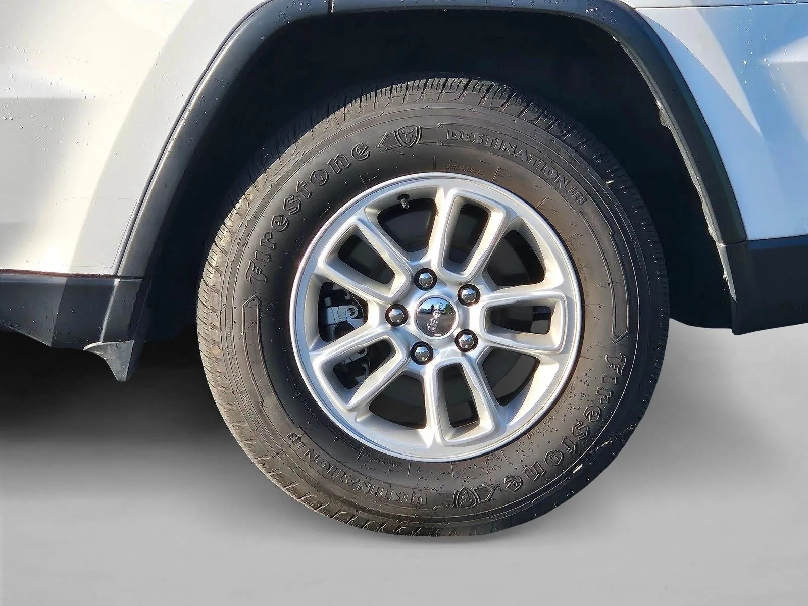 2020 Jeep Grand Cherokee Laredo E 4x2 photo 4