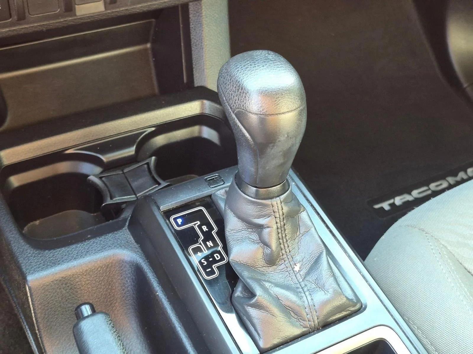 2020 Toyota Tacoma 2WD 2WD SR Double Cab 5' Bed I4 AT (GS) photo 11