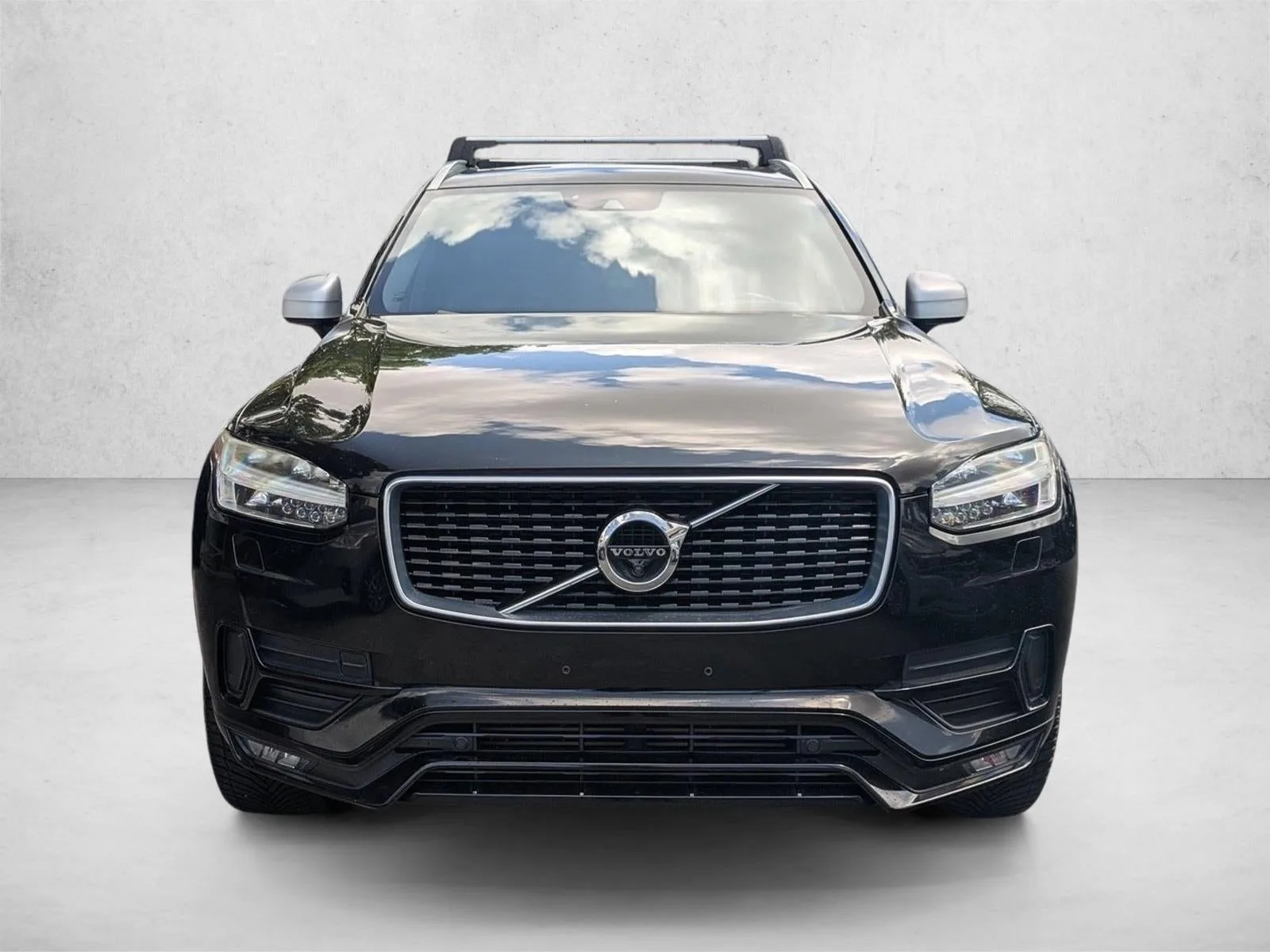 2019 Volvo XC90 T6 AWD R-Design photo 2