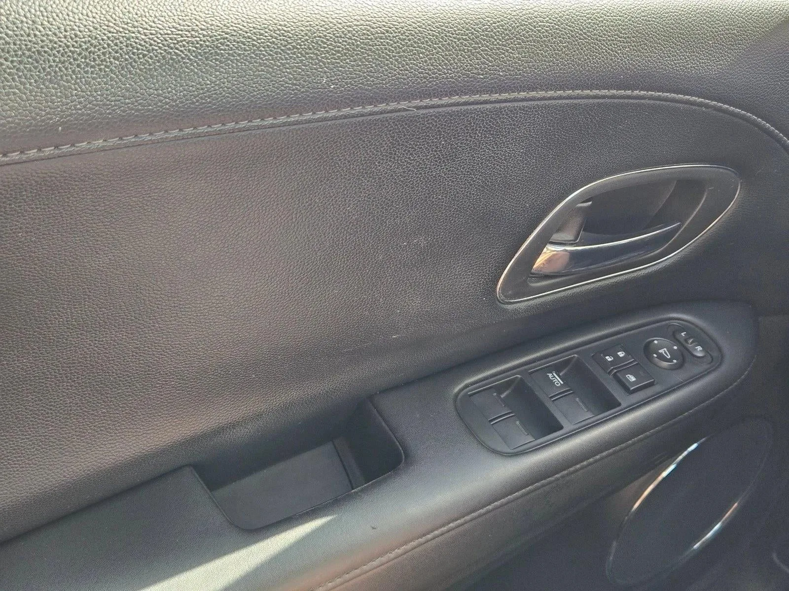 2016 Honda HR-V 2WD EX-L CVT with Navigation photo 9