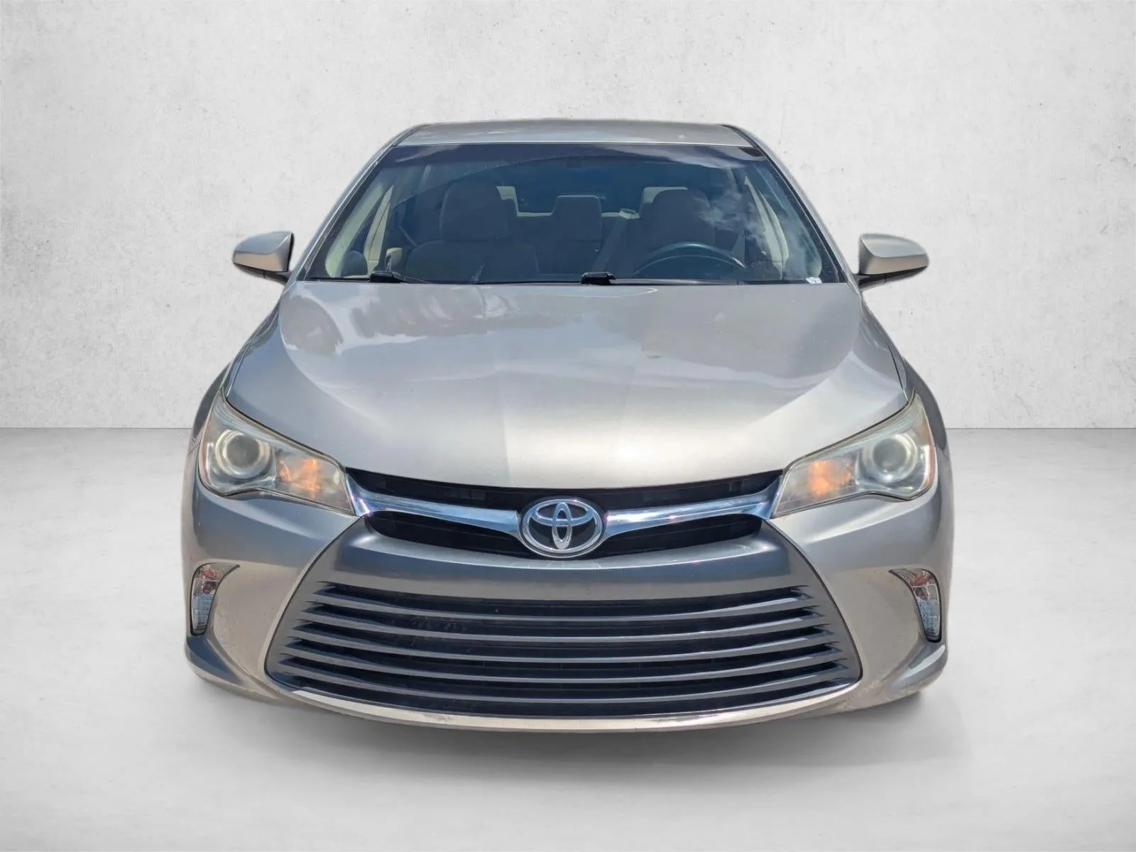2017 Toyota Camry LE Auto (SE) photo 2
