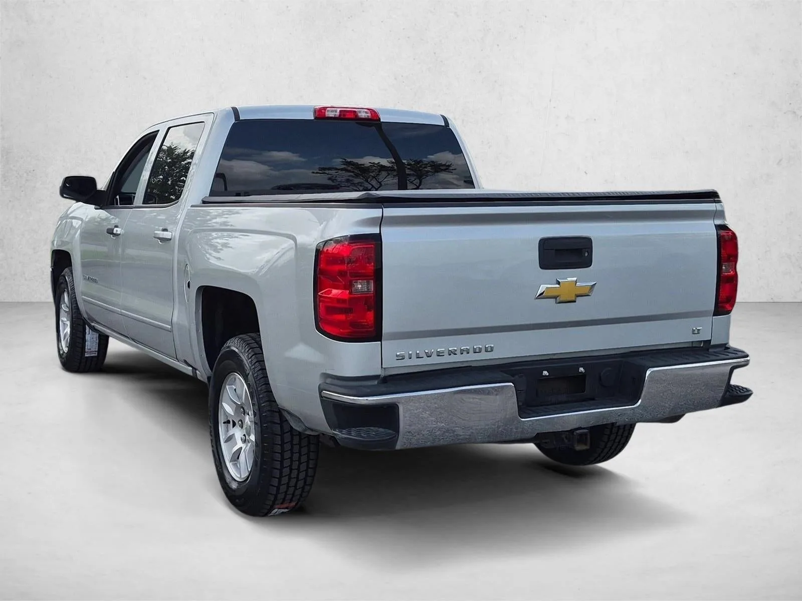 2016 Chevrolet Silverado 1500 Crew Cab Short Box 2-Wheel Drive LT photo 7