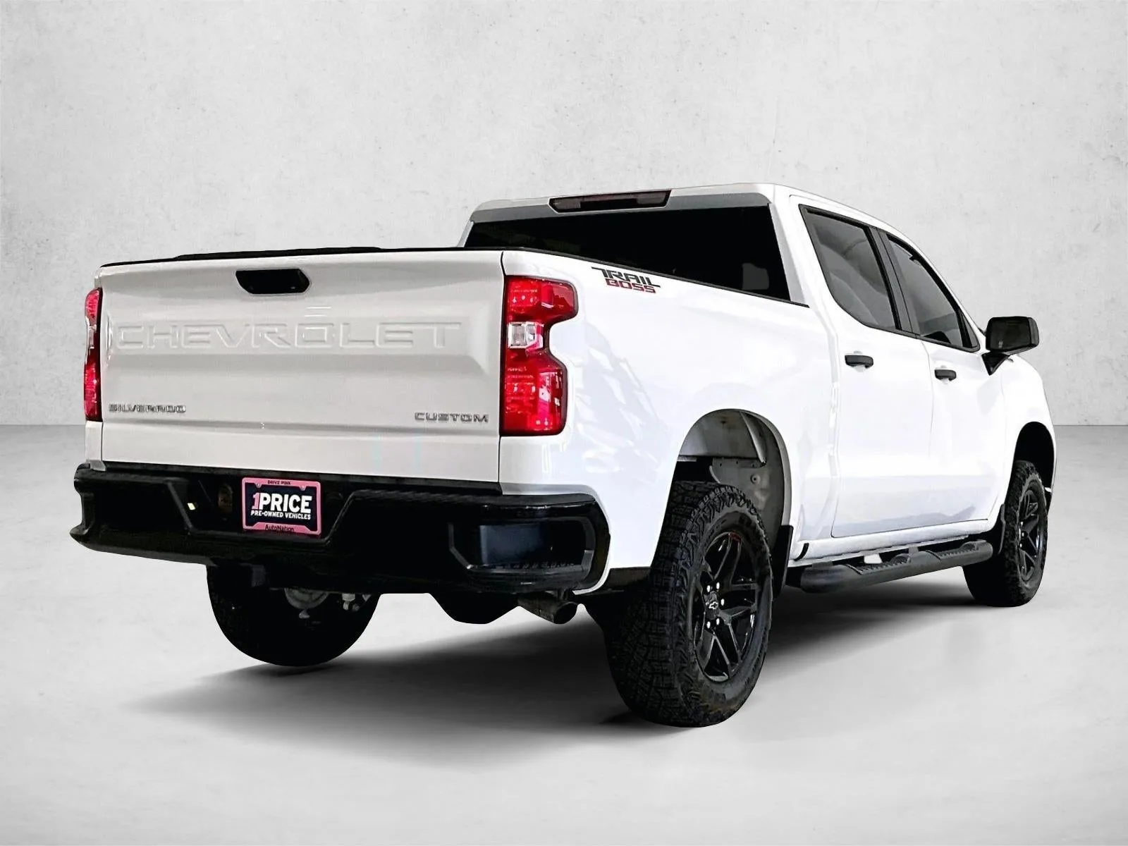 2024 Chevrolet Silverado 1500 Custom Trail Boss photo 2