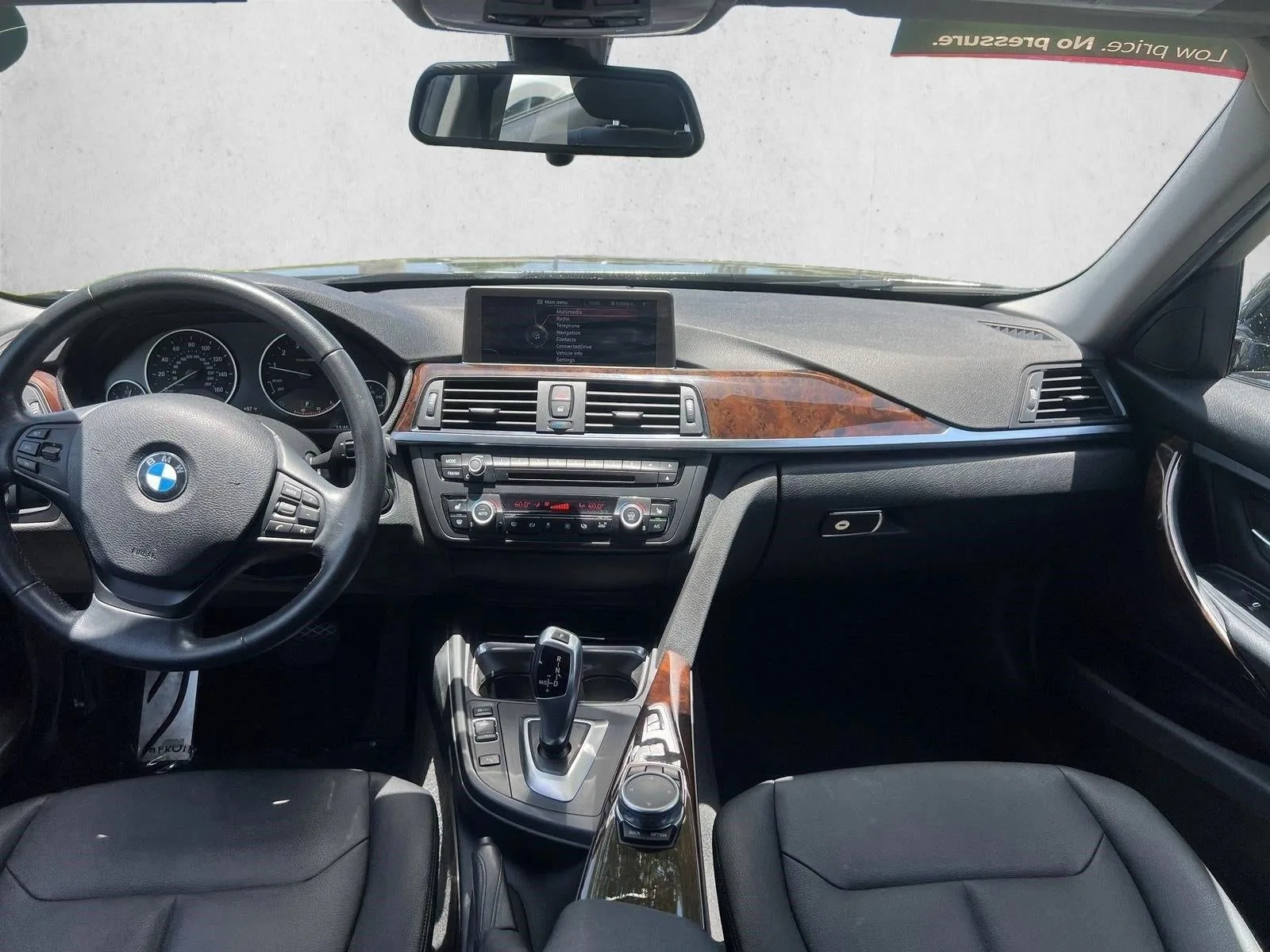 2015 BMW 320i xDrive Sedan photo 9