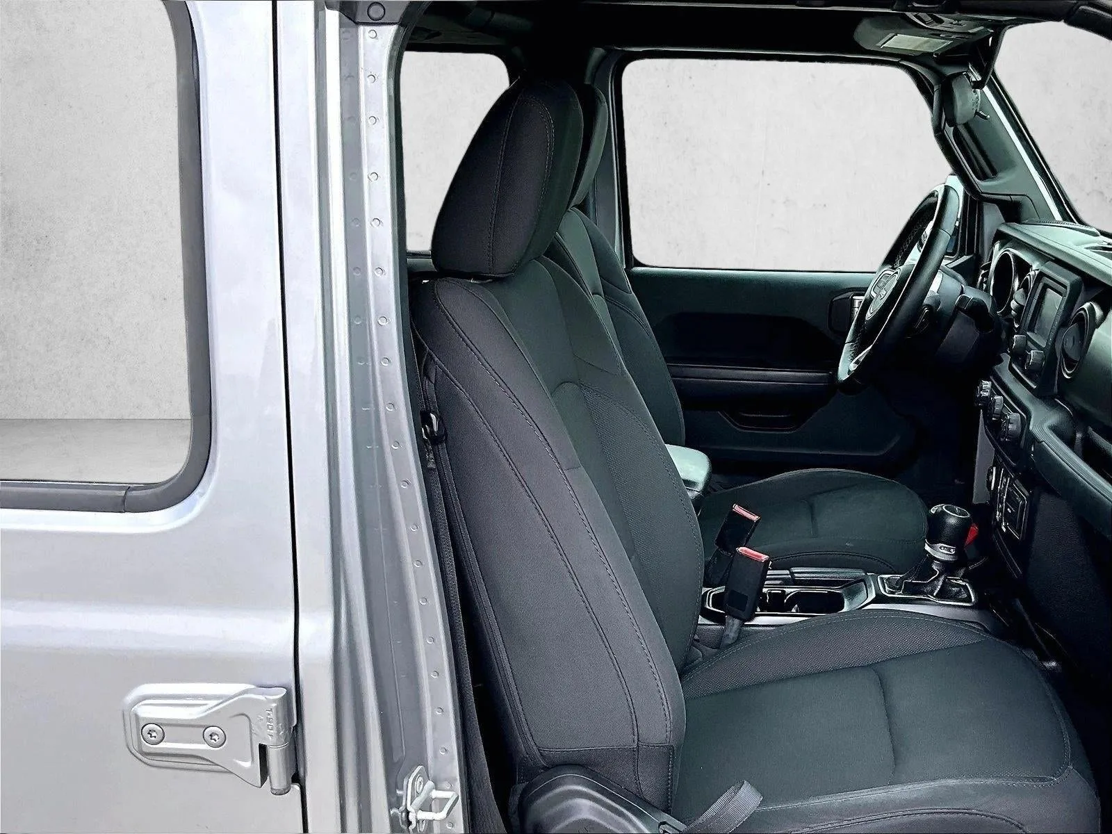 2020 Jeep Gladiator Sport S 4x4 photo 9