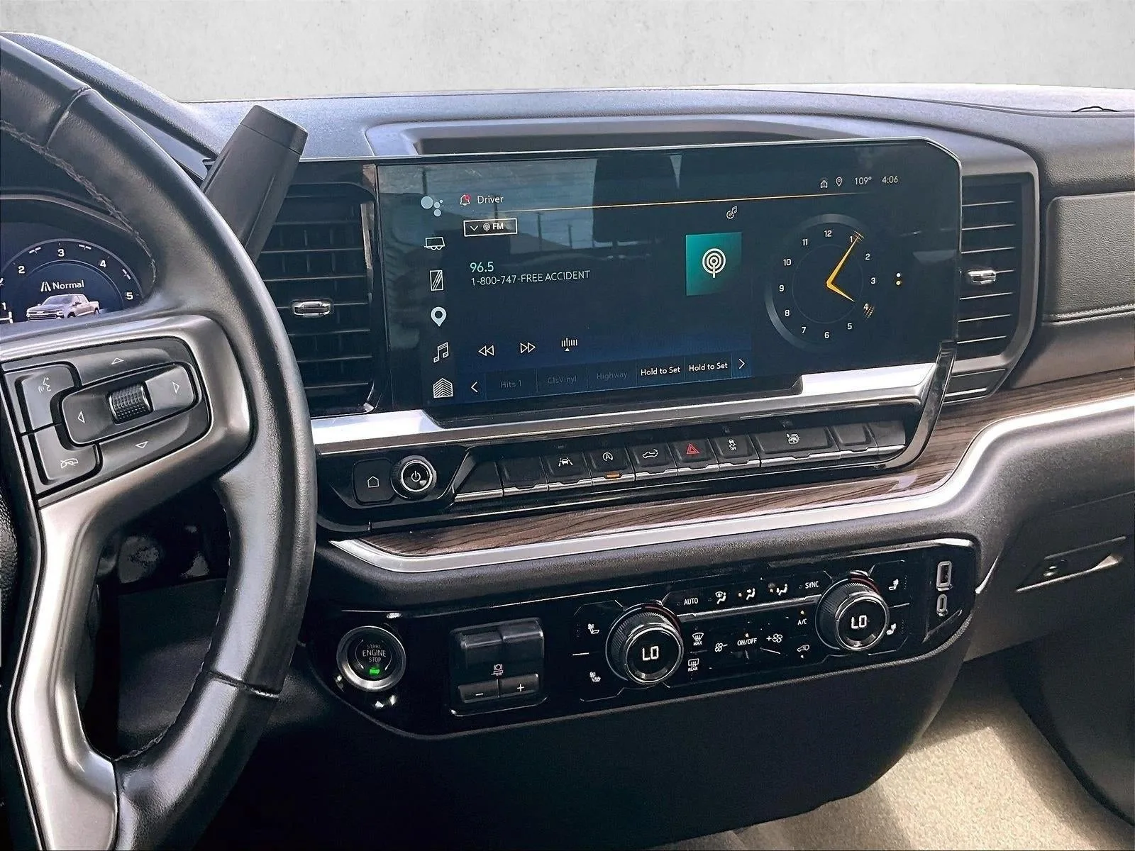 2025 Chevrolet Silverado 1500 LT photo 8