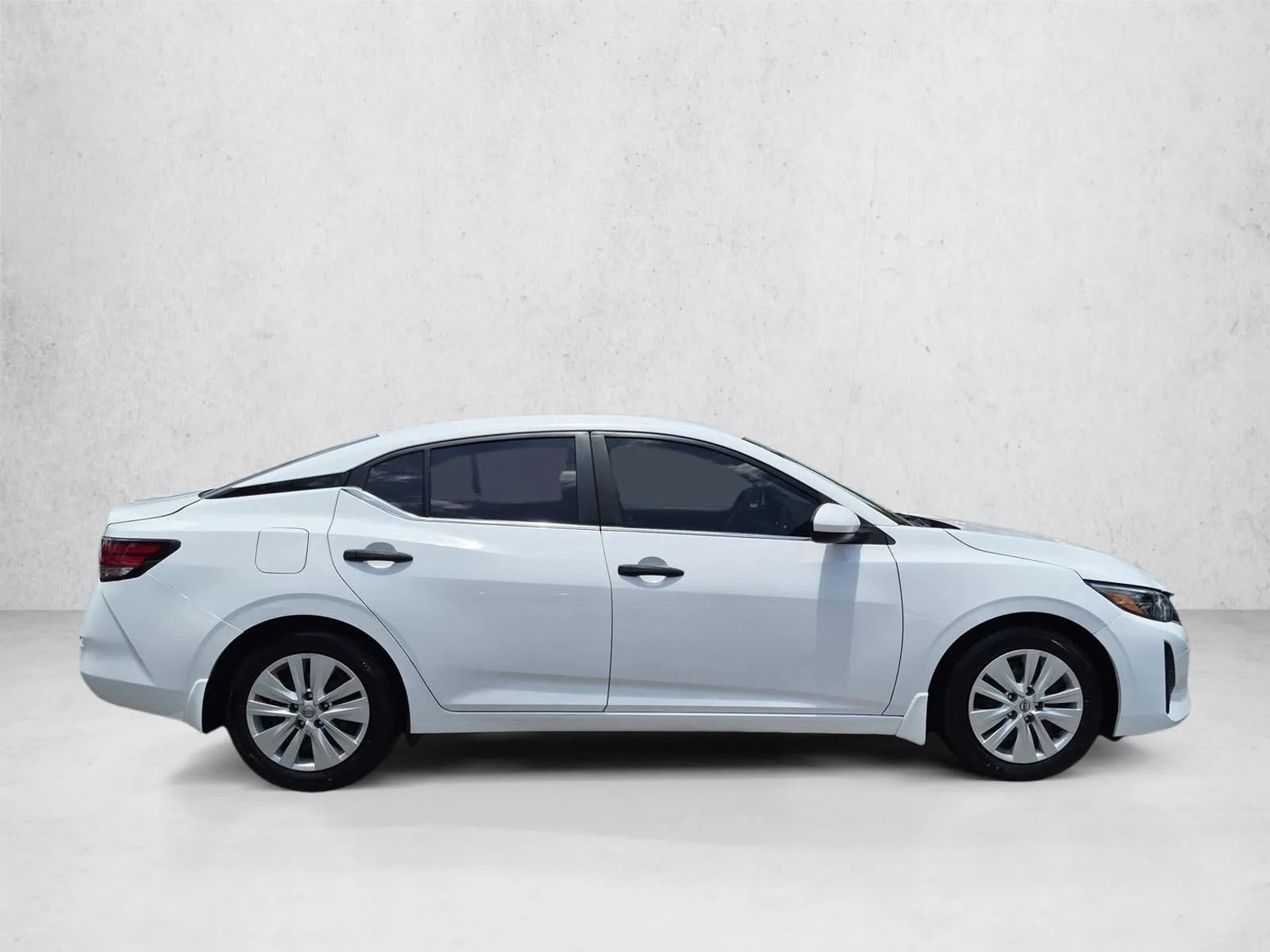 2024 Nissan Sentra S CVT photo 4