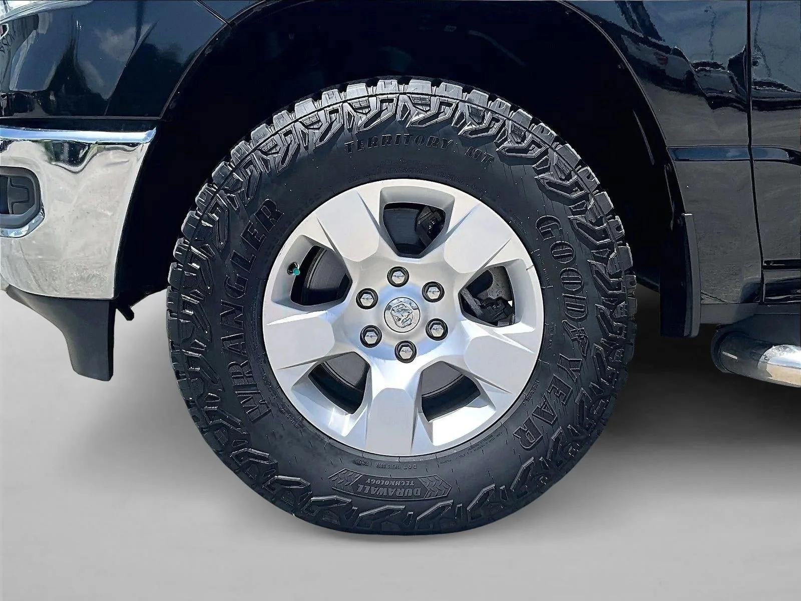 2020 RAM 1500 Big Horn Quad Cab 4x2 6'4" Box photo 10