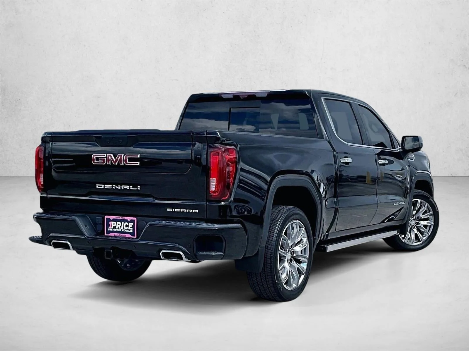2024 GMC Sierra 1500 Denali photo 2