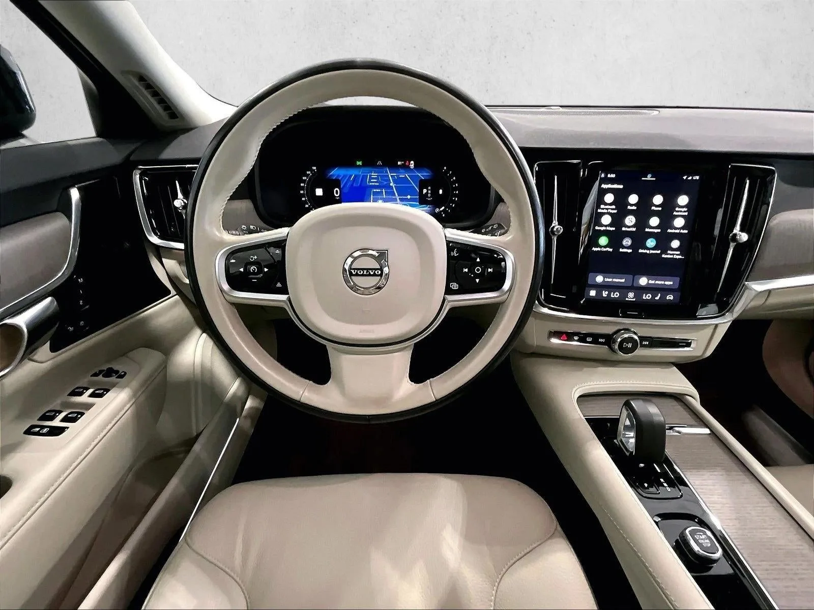 2025 Volvo V90 Cross Country Plus, B6 AWD Gas (mild hybrid) photo 7