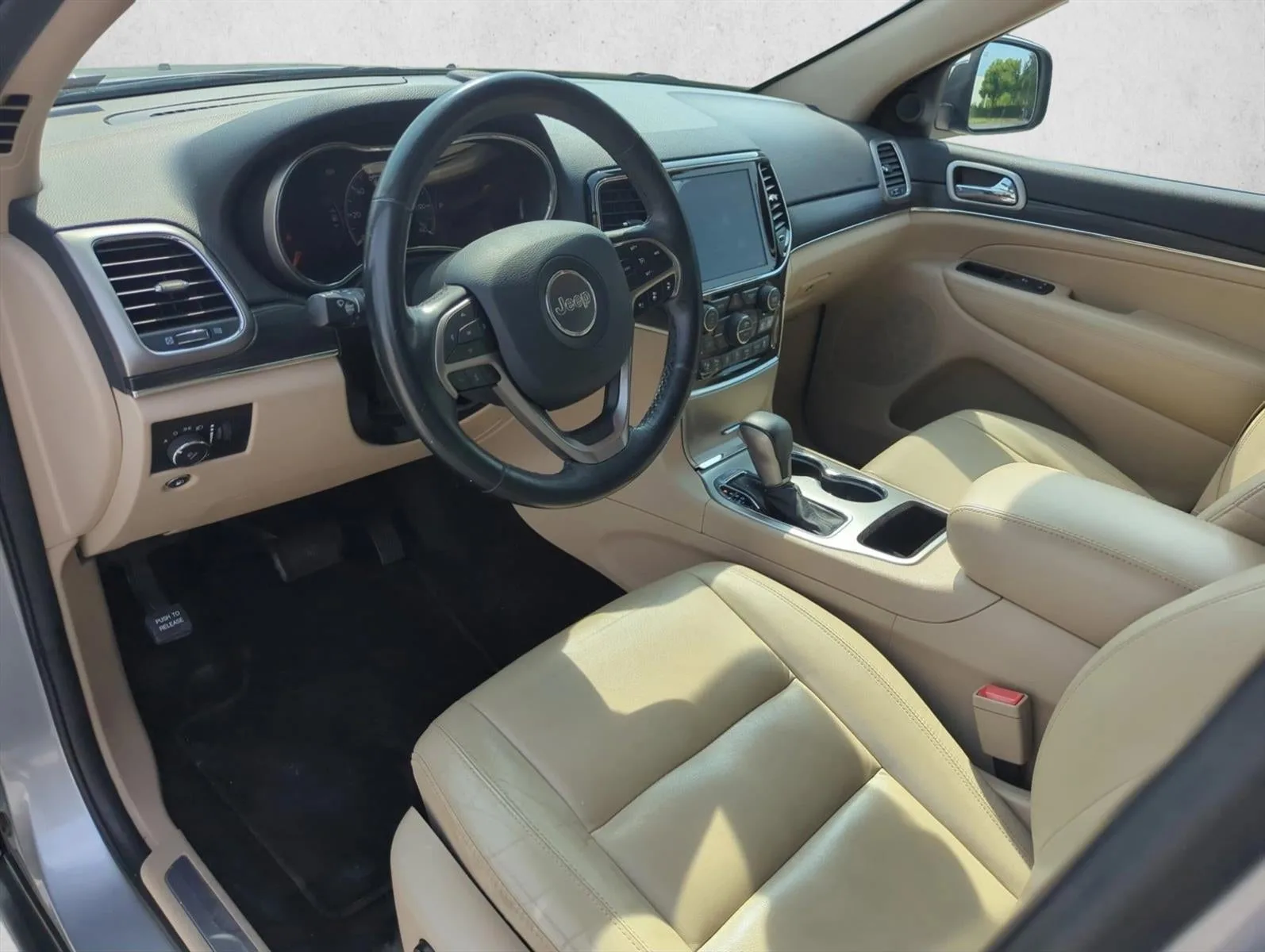 2019 Jeep Grand Cherokee Limited 4x2 photo 9