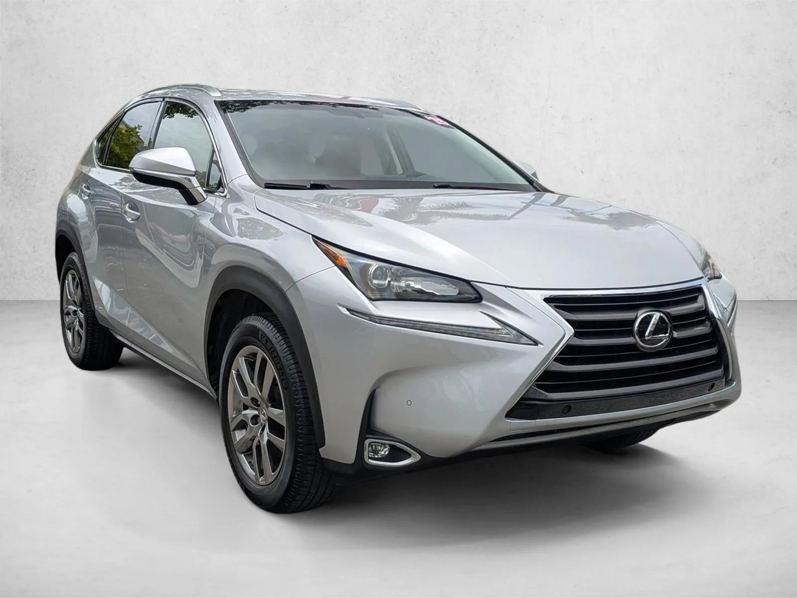 2015 Lexus NX Turbo FWD 4dr photo 3