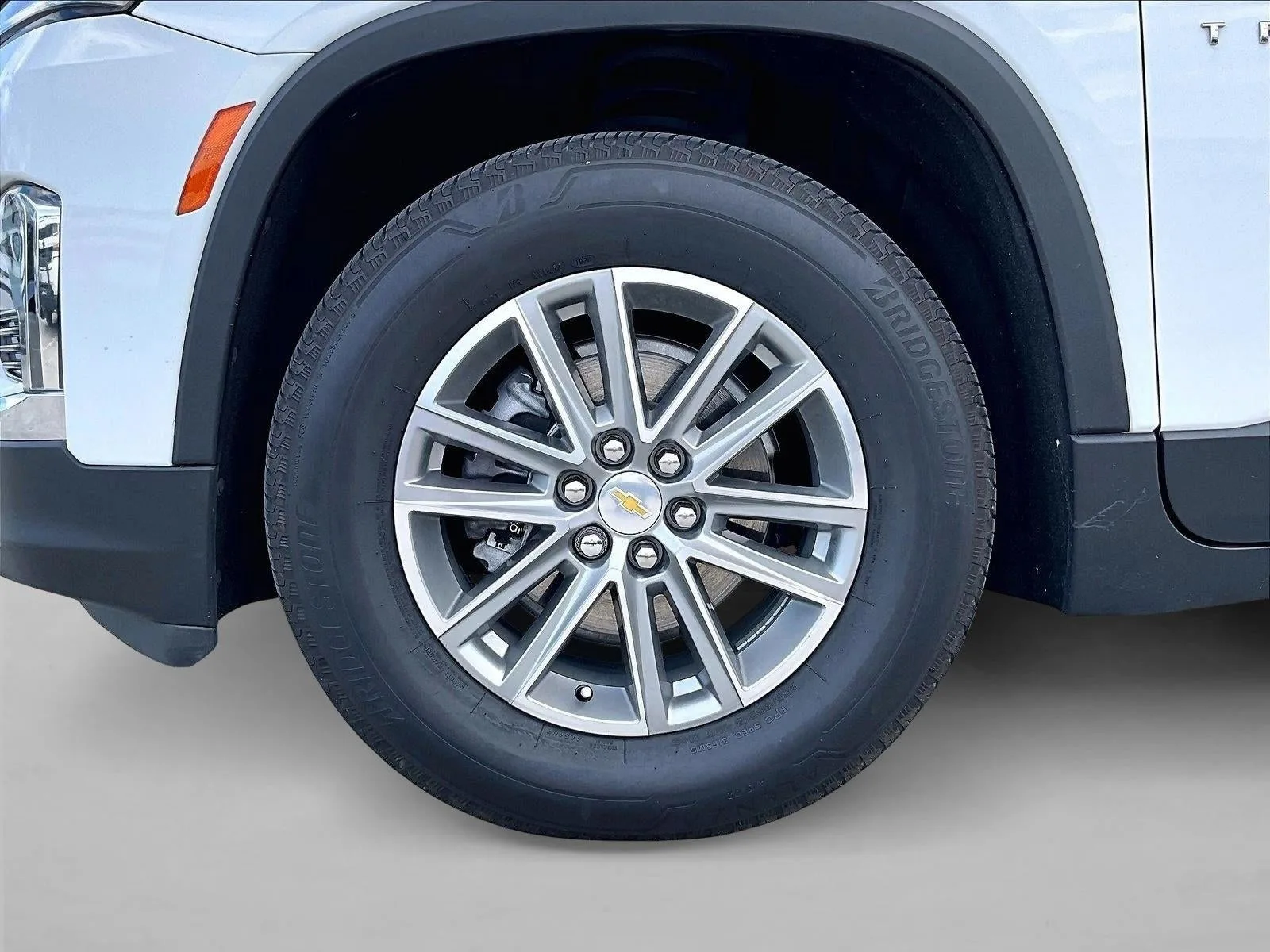 2023 Chevrolet Traverse LT Leather photo 10
