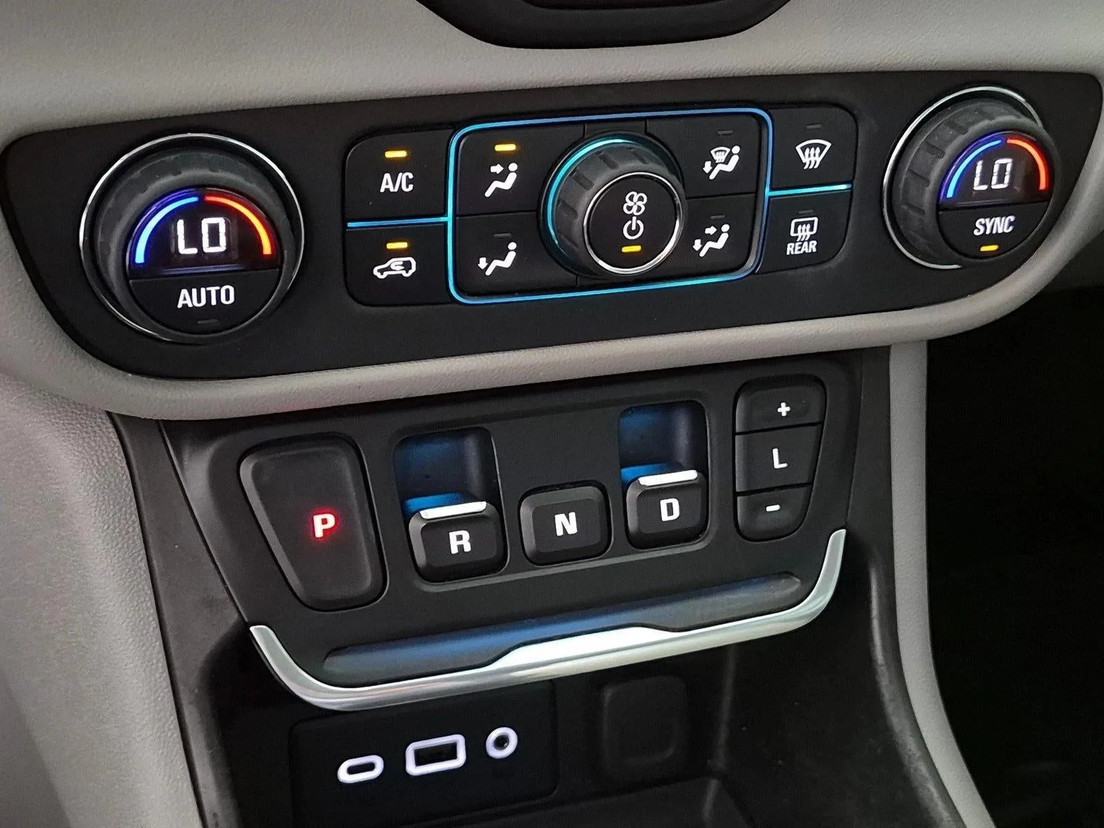 2020 GMC Terrain FWD SLE photo 11