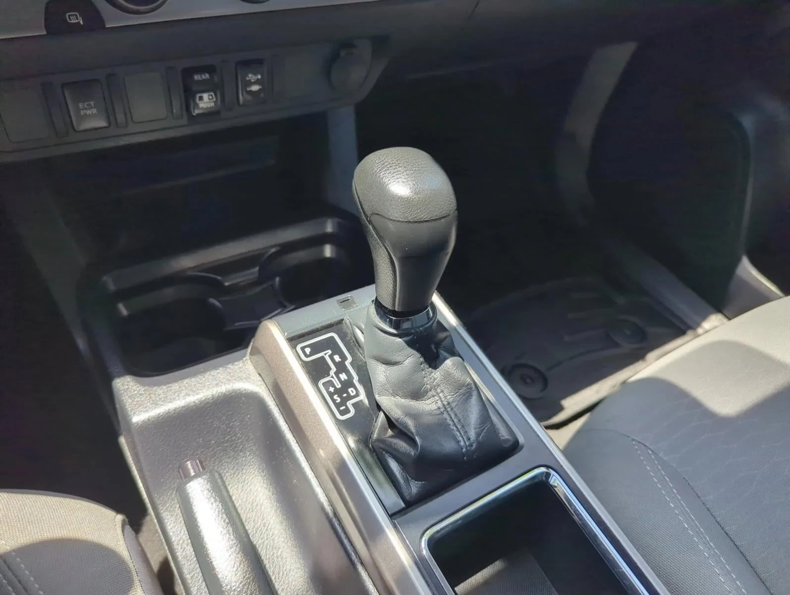 2019 Toyota Tacoma 2WD 2WD SR5 Double Cab 5' Bed V6 AT (GS) photo 7