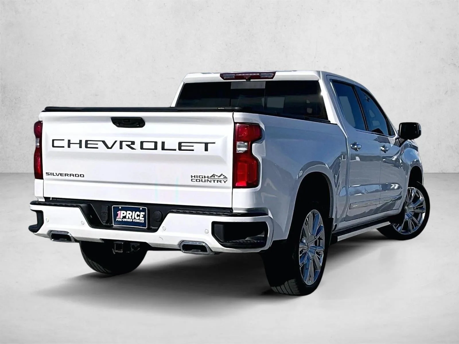 2023 Chevrolet Silverado 1500 High Country photo 2