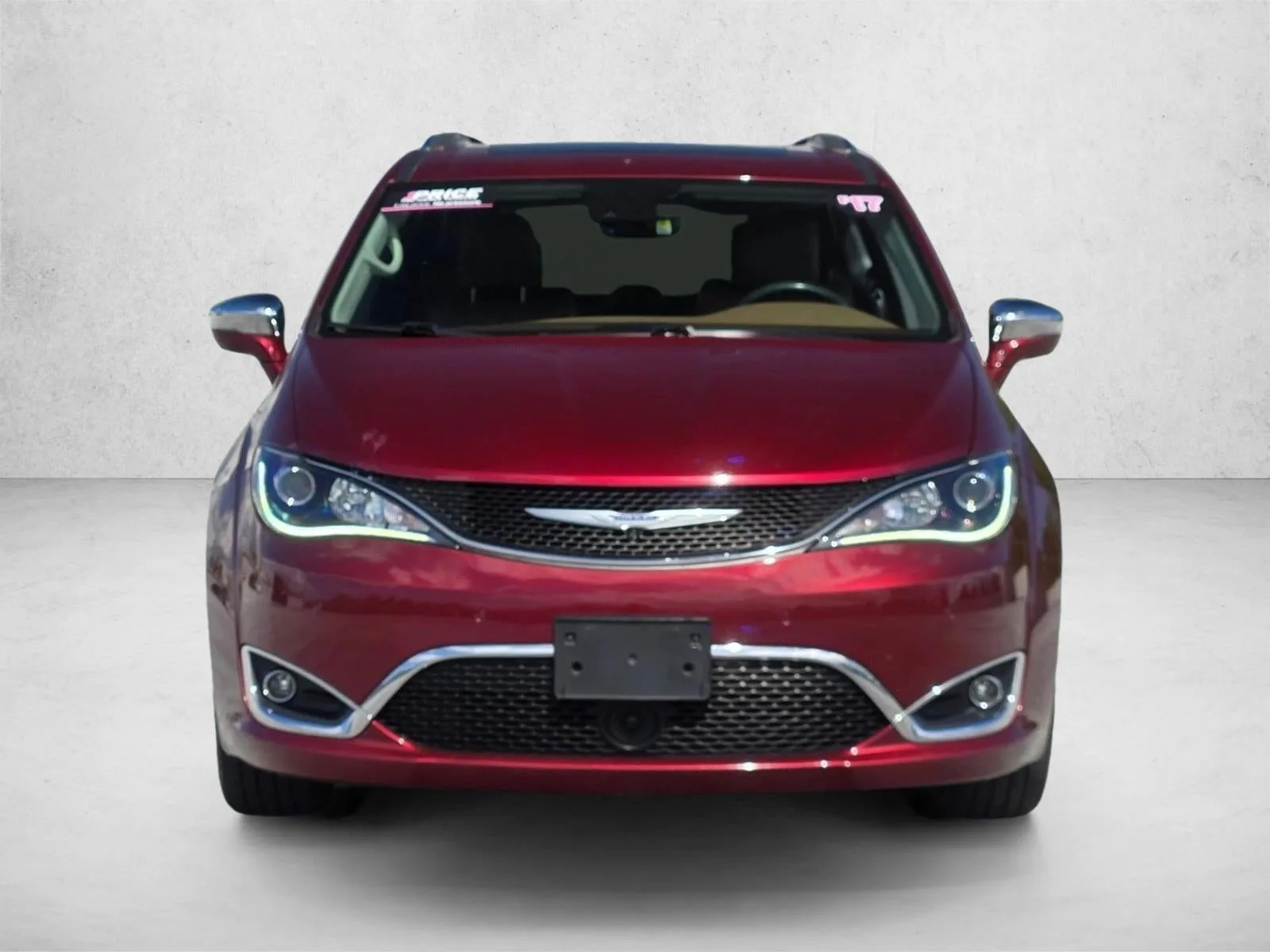 2017 Chrysler Pacifica Limited FWD photo 2