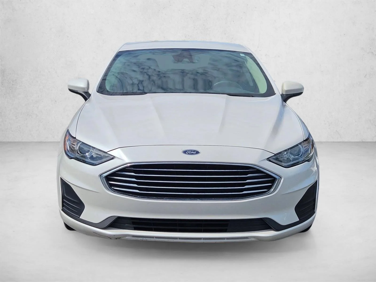 2019 Ford Fusion SE FWD photo 2