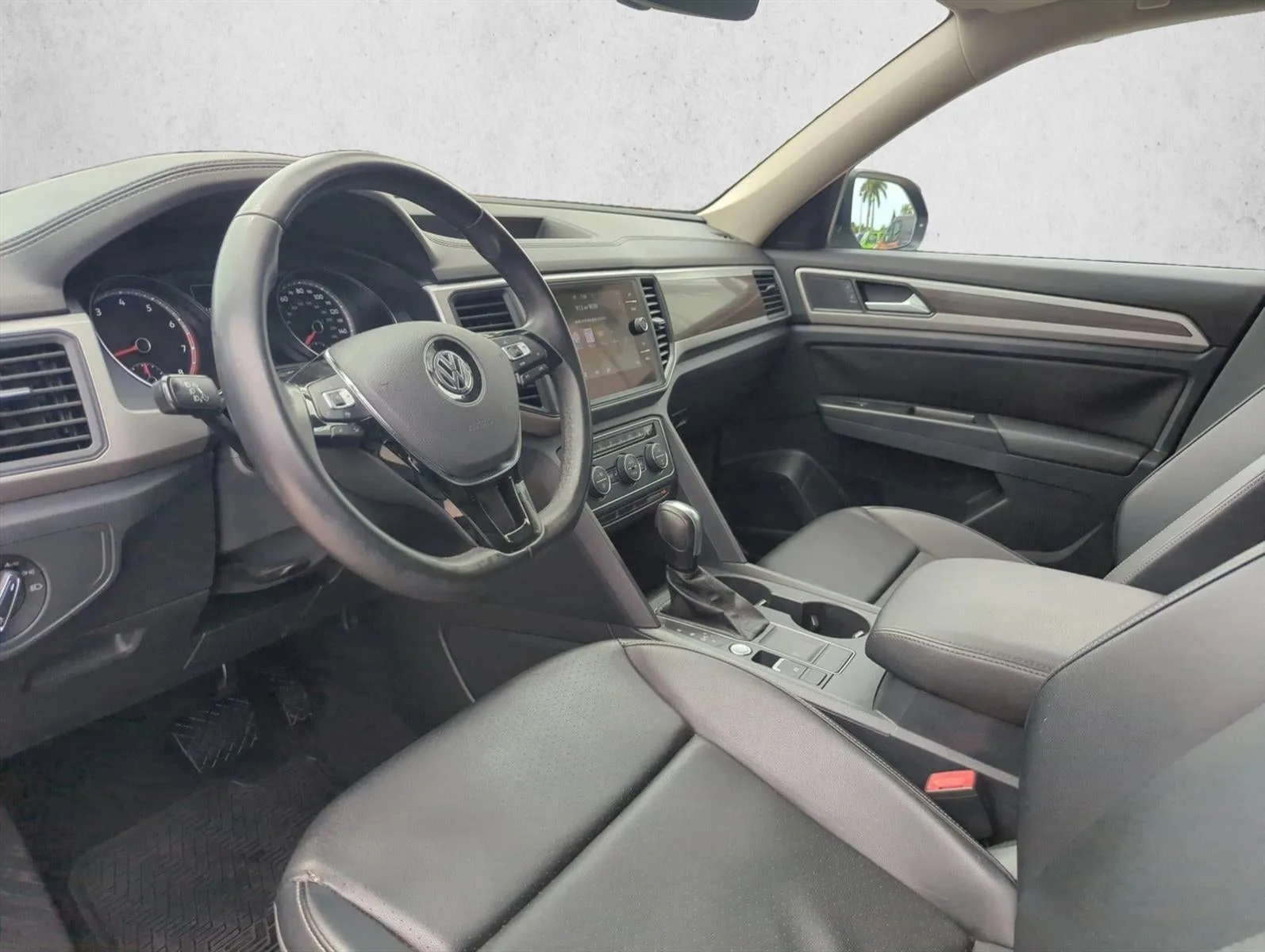2020 Volkswagen Atlas 2.0T SE w/Technology FWD photo 8