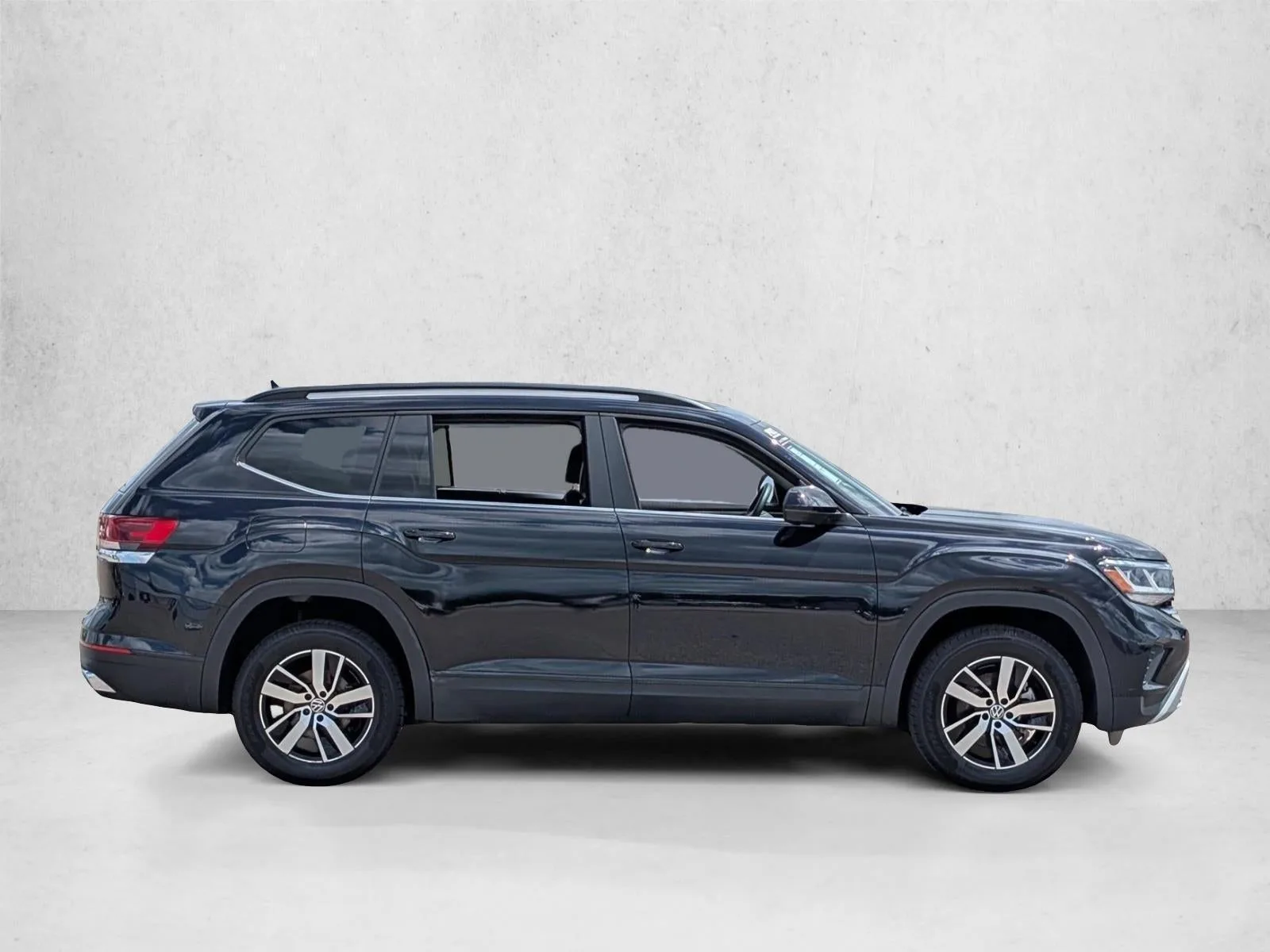 2022 Volkswagen Atlas 2.0T SE FWD photo 4