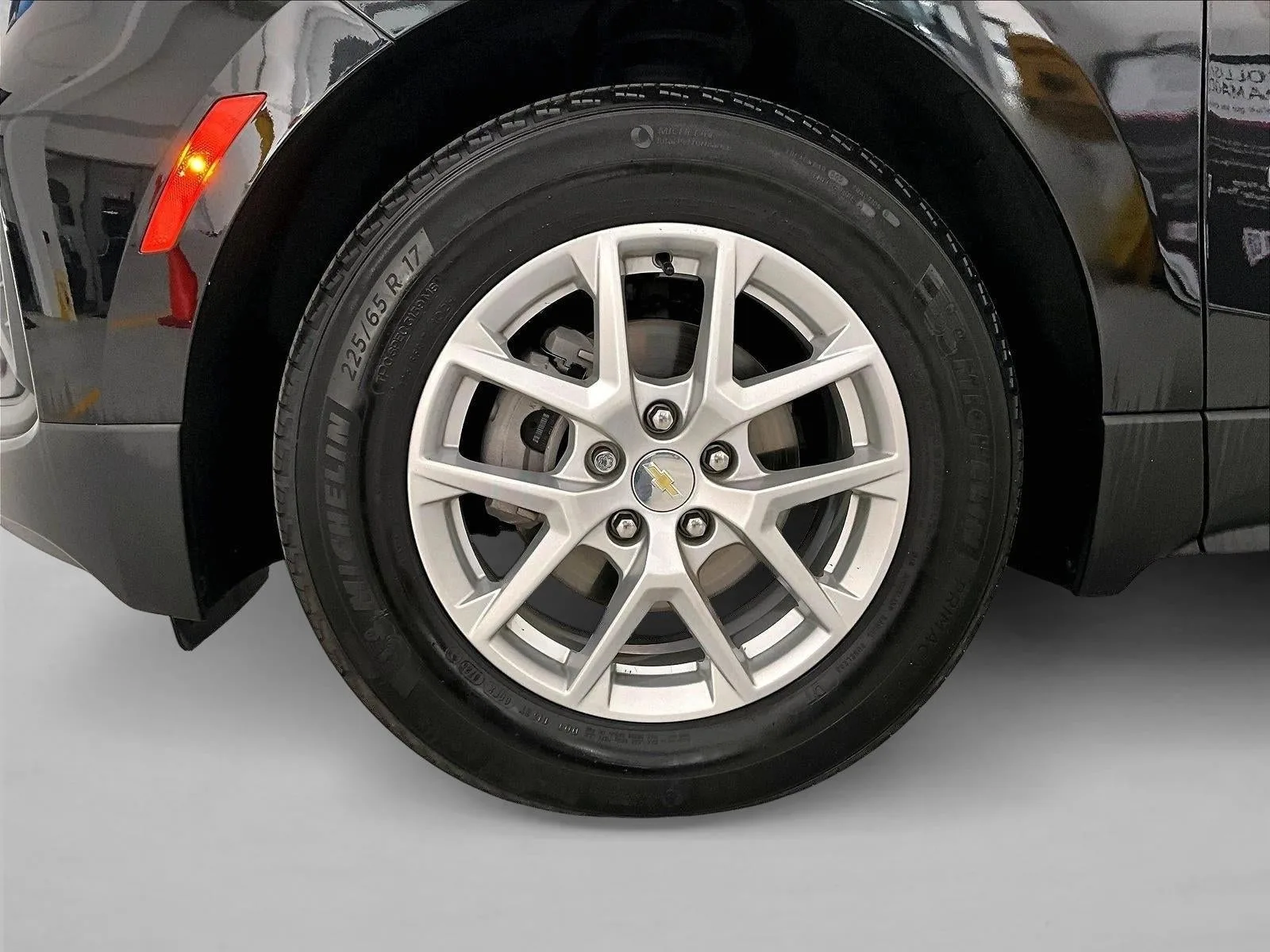 2023 Chevrolet Equinox LS photo 10