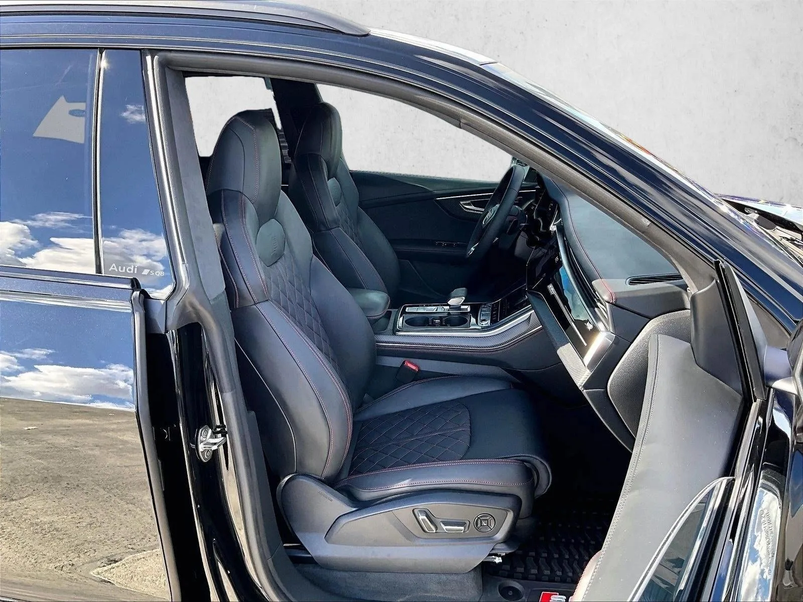 2026 Audi SQ8 Prestige TFSI quattro Tiptronic photo 9