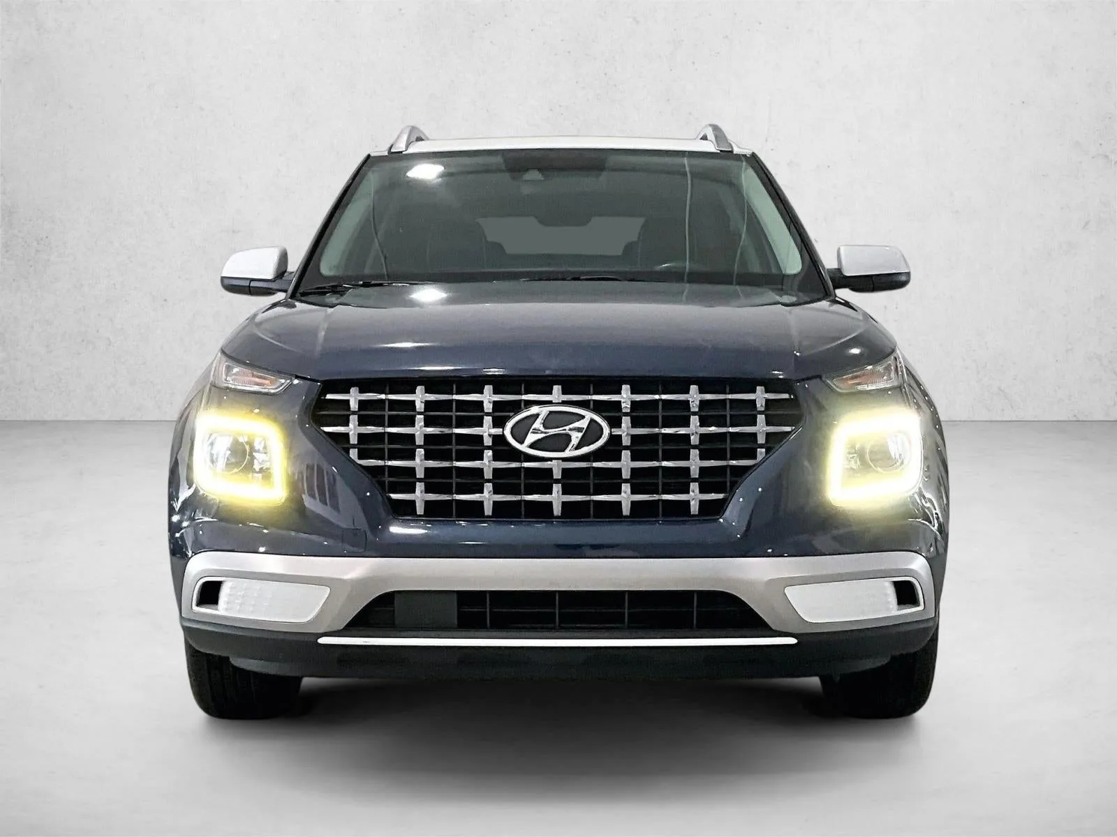2020 Hyundai Venue Denim photo 3
