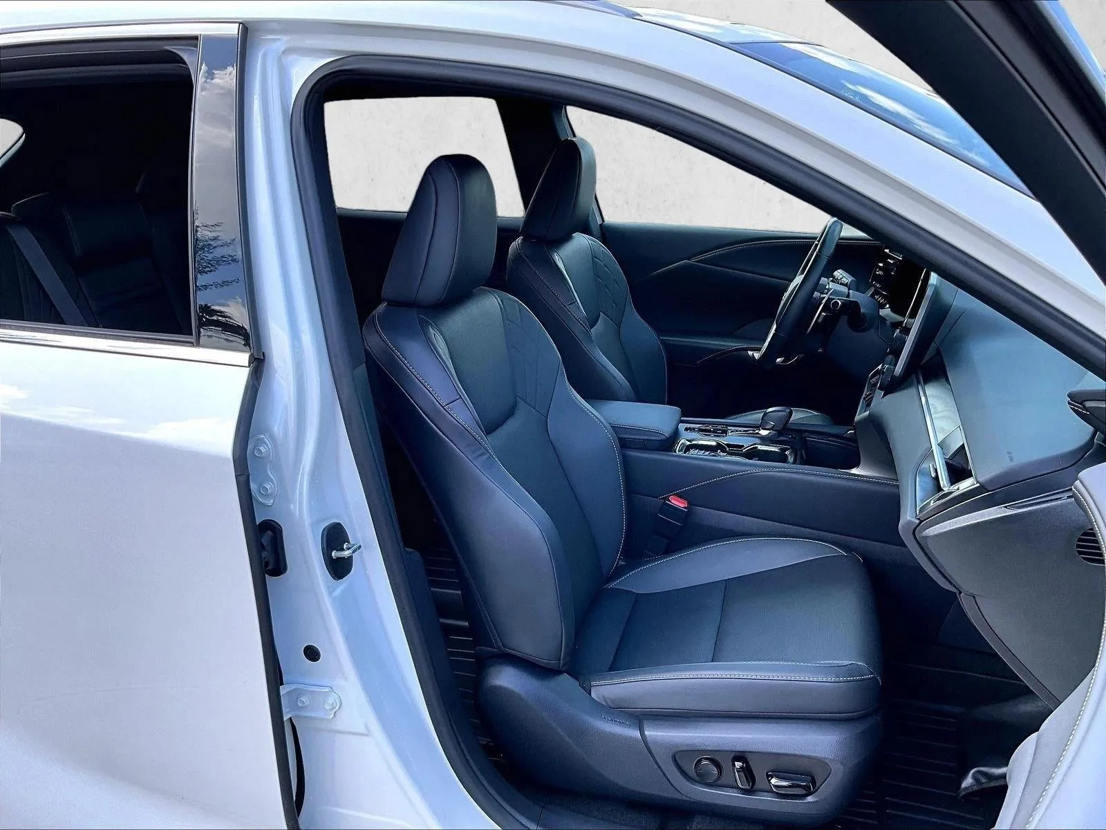 2025 Lexus RX 350h Premium photo 9