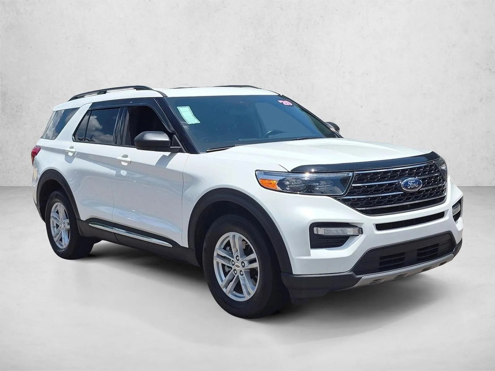 2020 Ford Explorer XLT 4WD photo 3