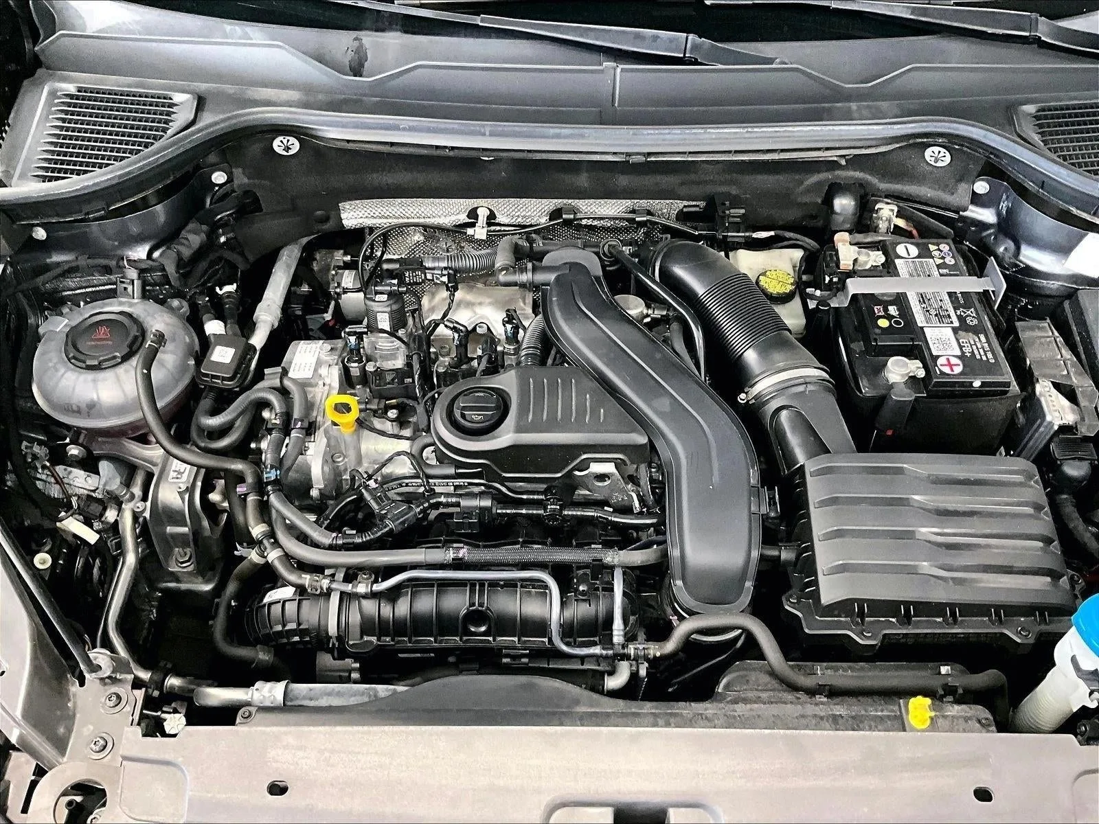 2023 Volkswagen Taos SE photo 11